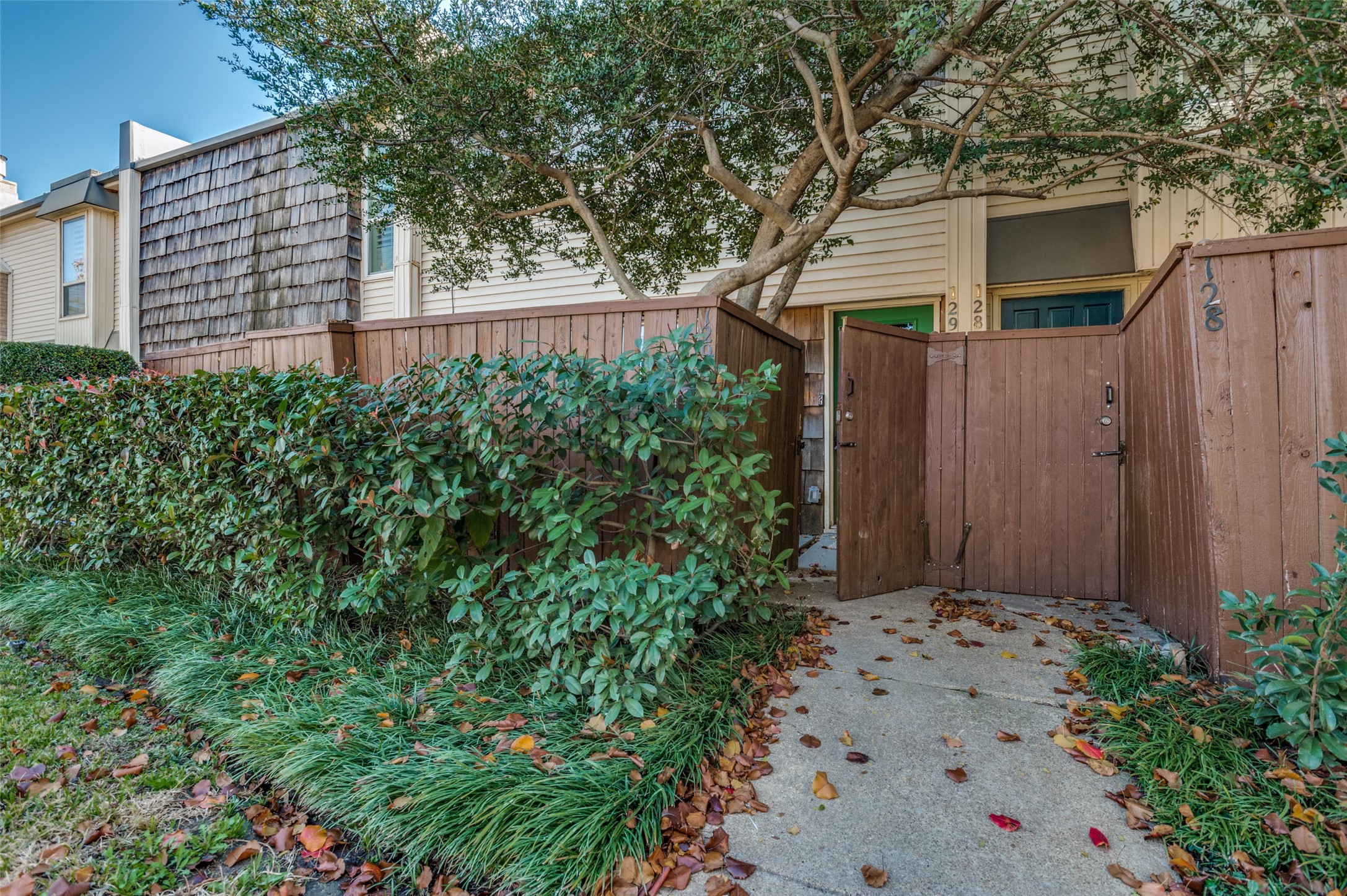 2702 Douglas Avenue 129