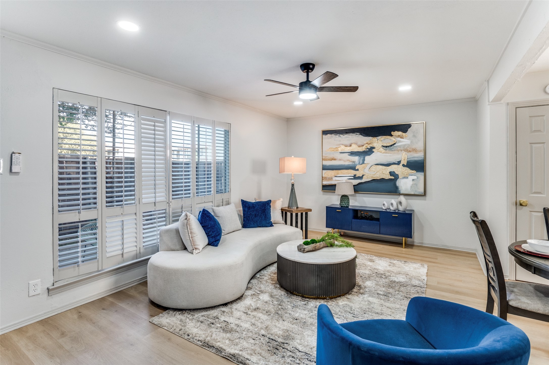 2702 Douglas Avenue 129