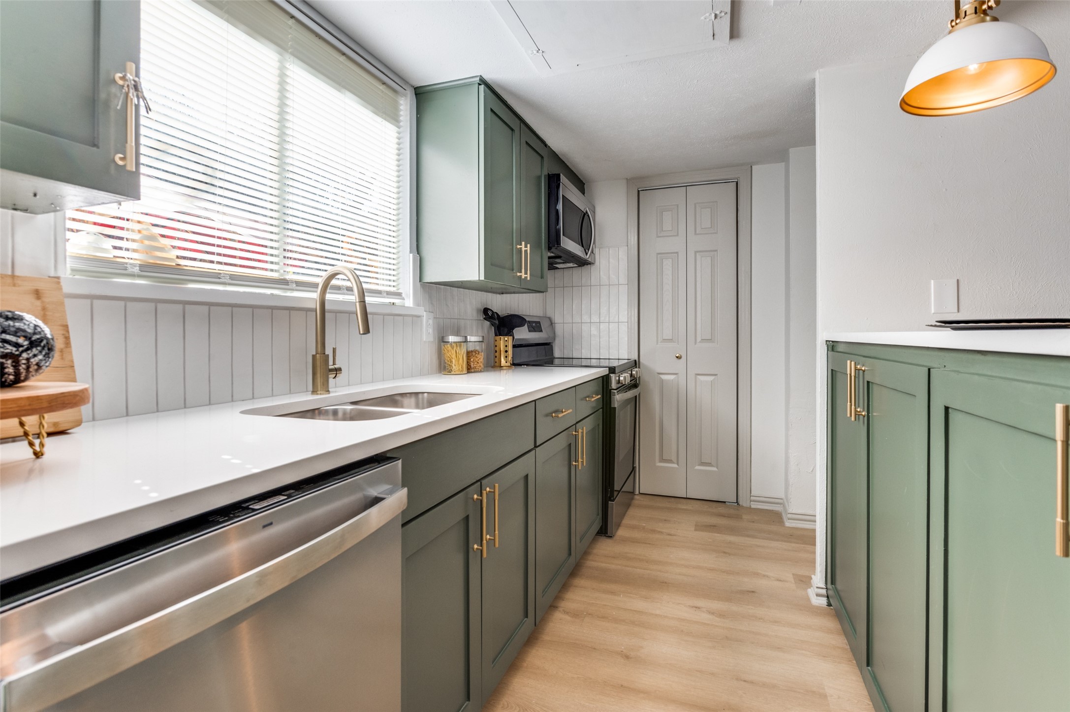 2702 Douglas Avenue 129