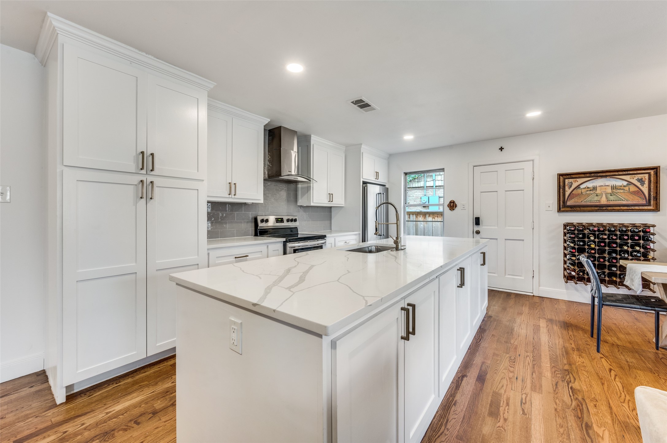 416 Lakeside Drive