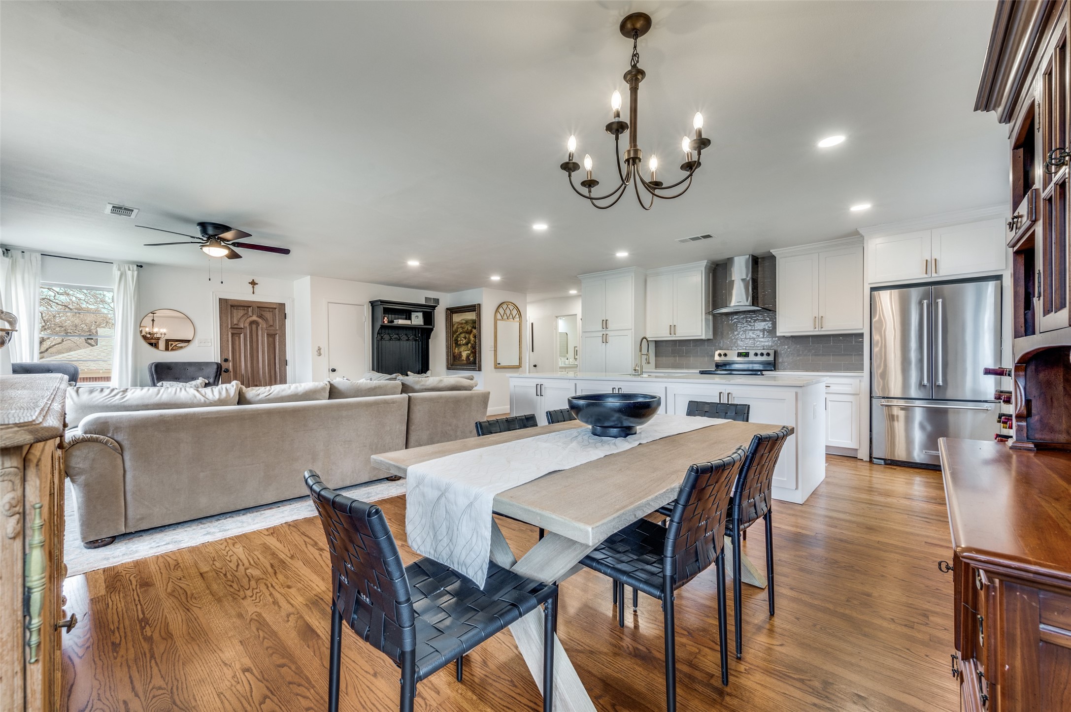 416 Lakeside Drive