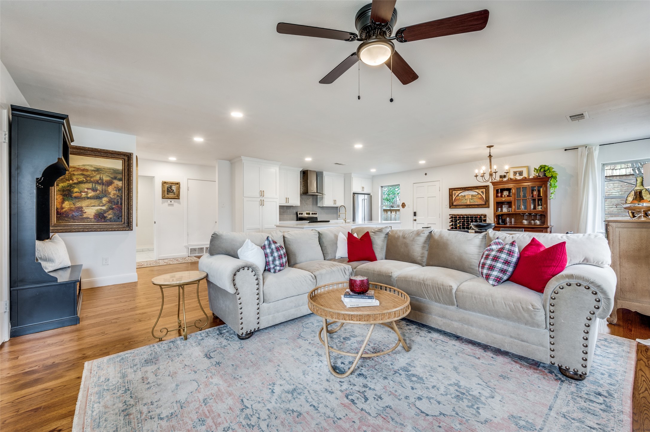 416 Lakeside Drive