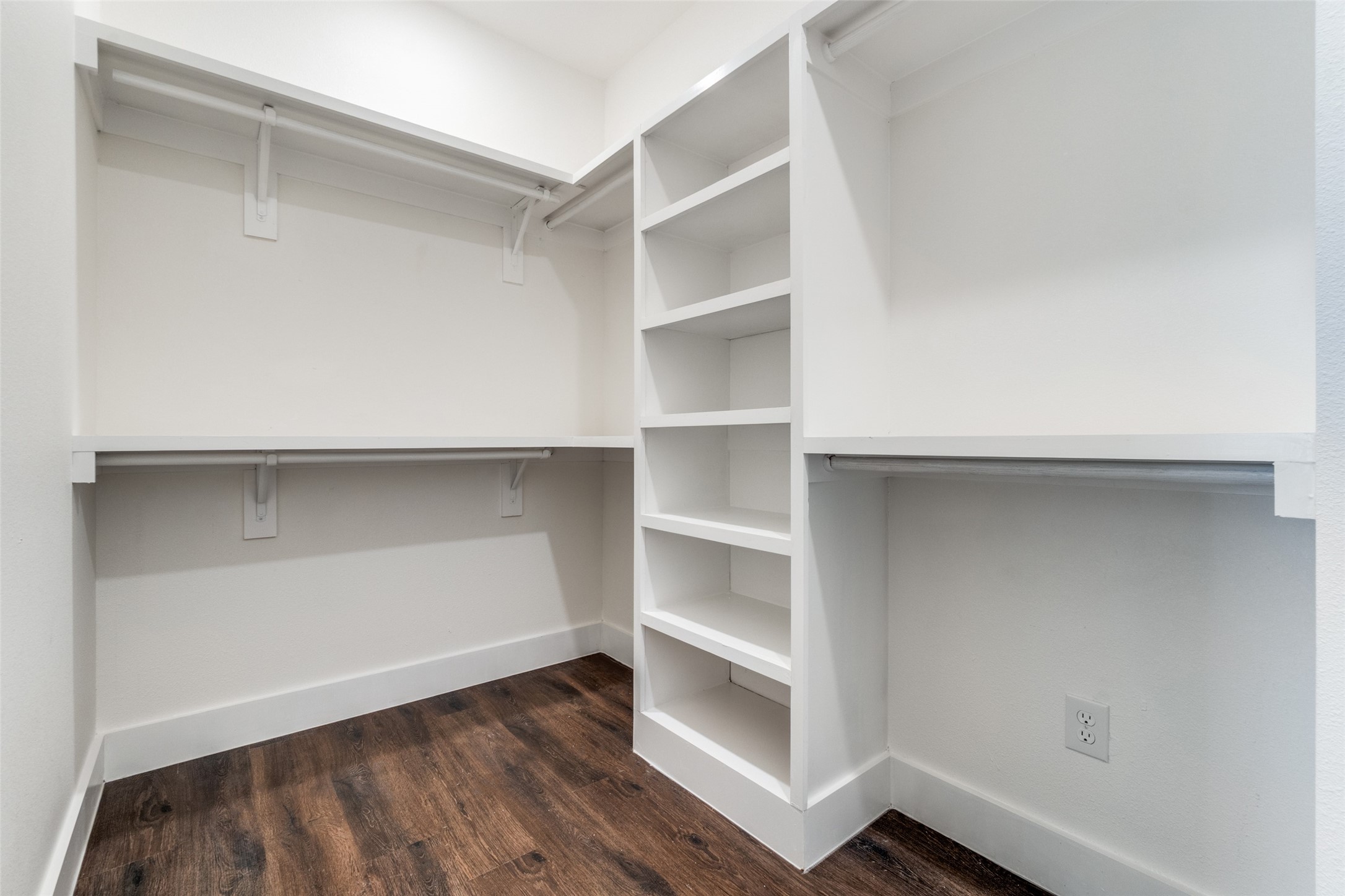 402 S Henderson Avenue