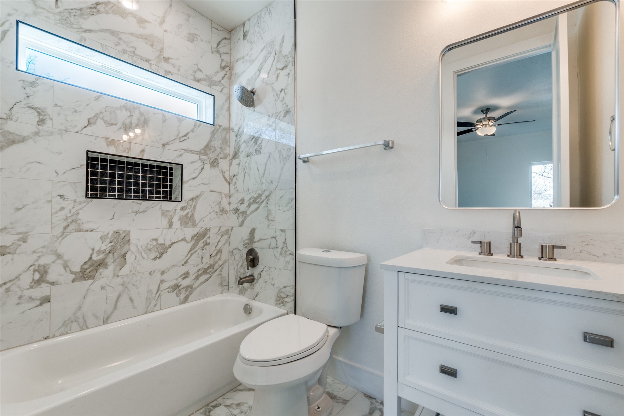 402 S Henderson Avenue