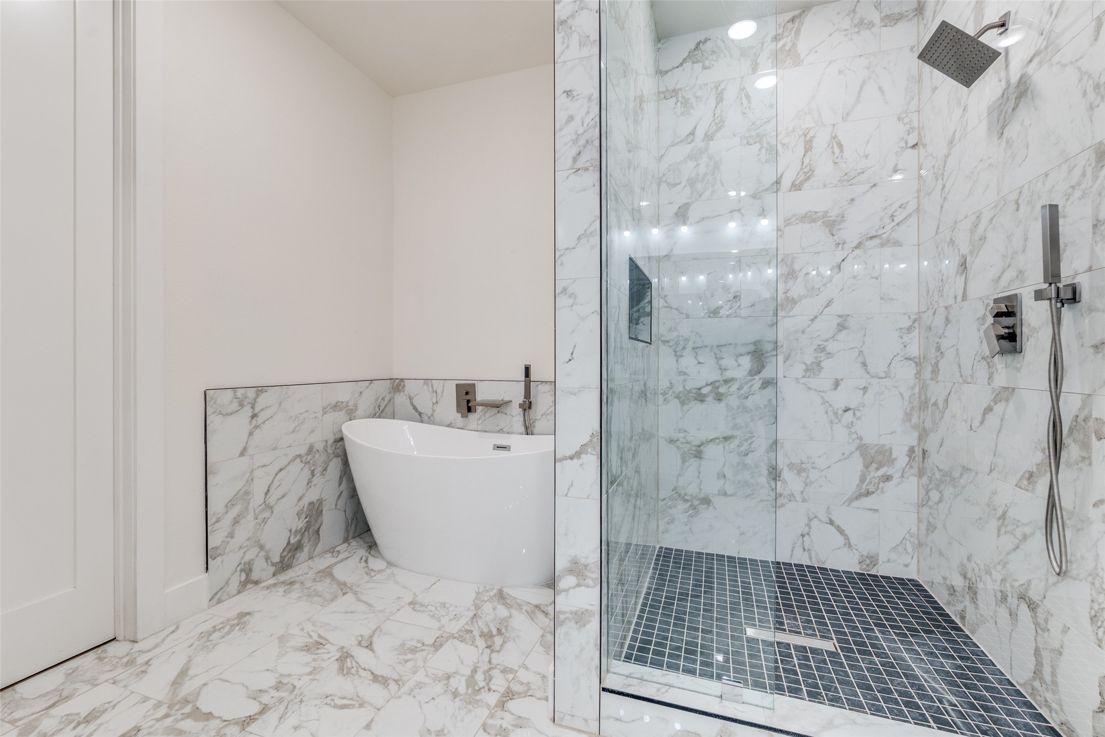 402 S Henderson Avenue