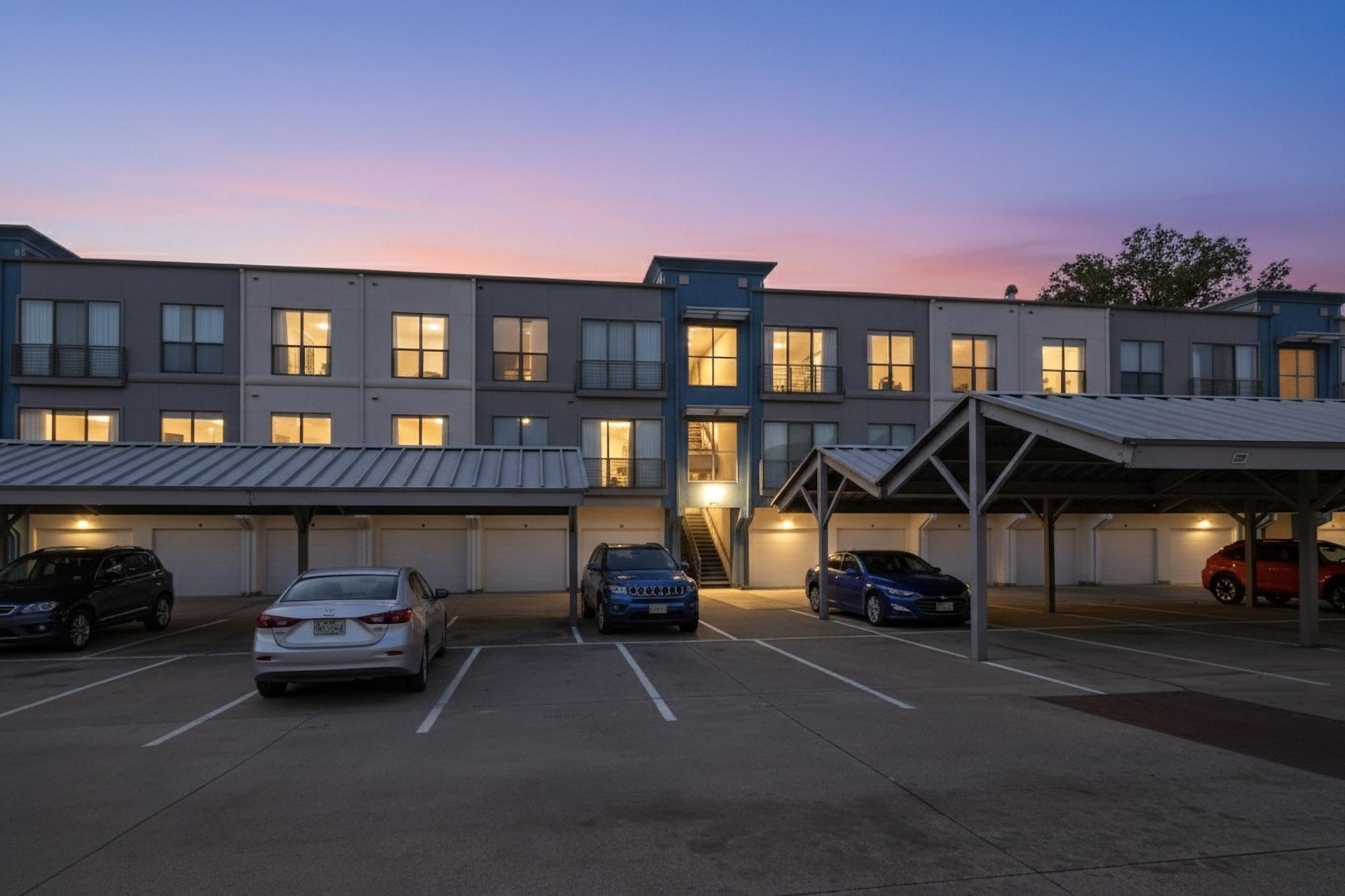 4414 Cedar Springs Road 323