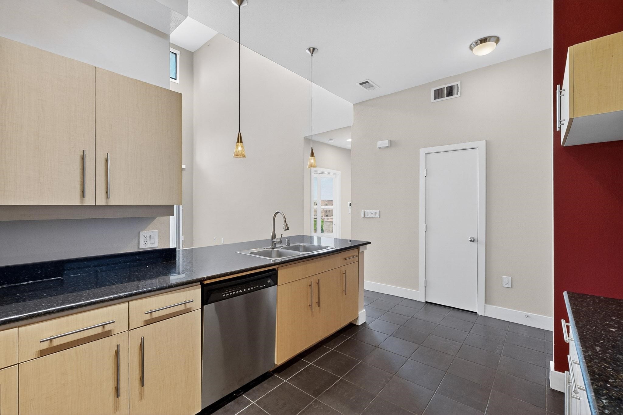 4414 Cedar Springs Road 323