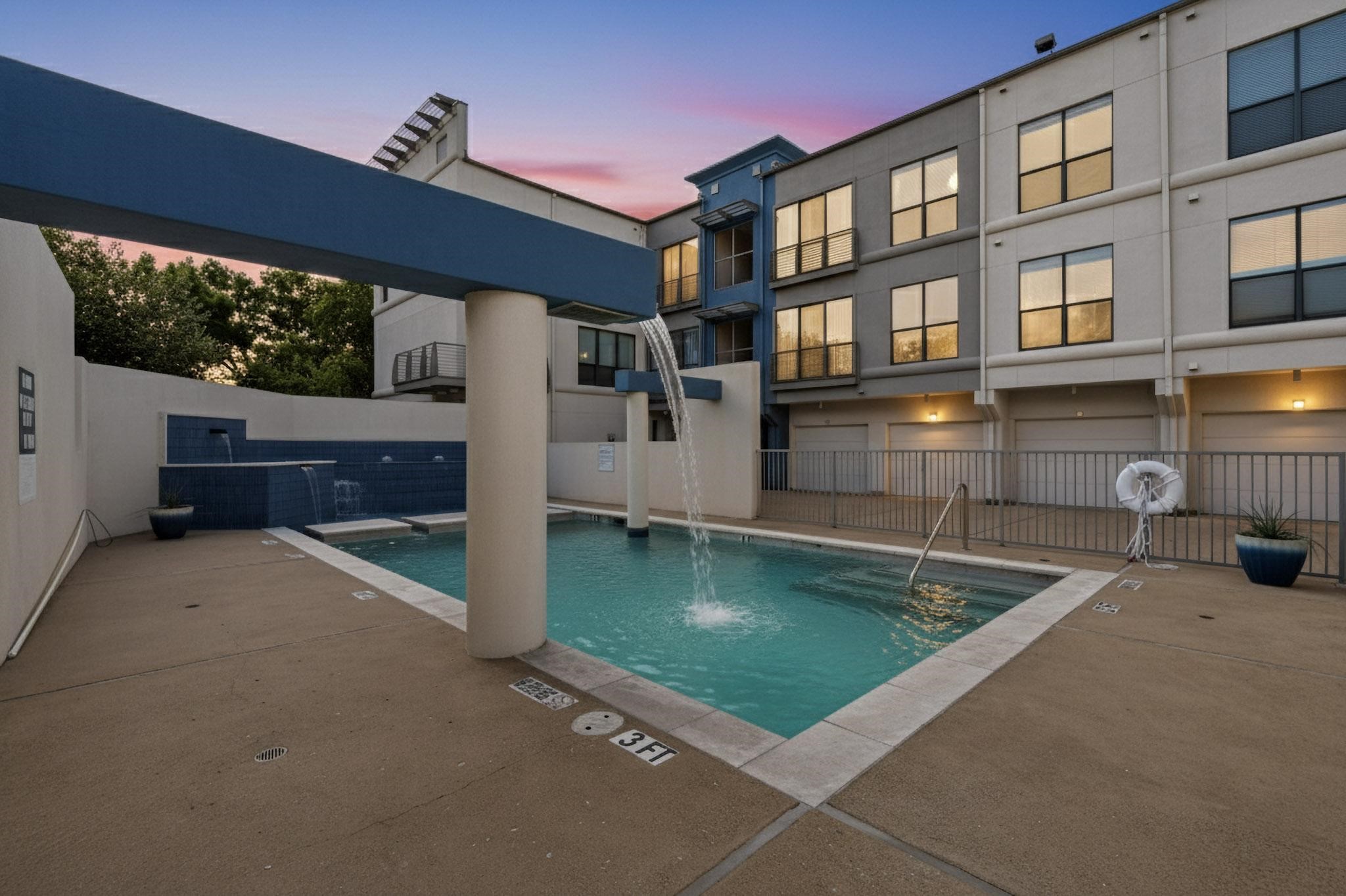 4414 Cedar Springs Road 323