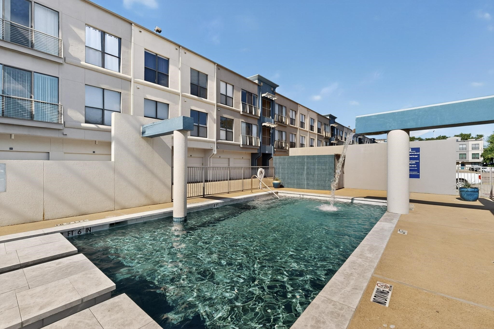 4414 Cedar Springs Road 323