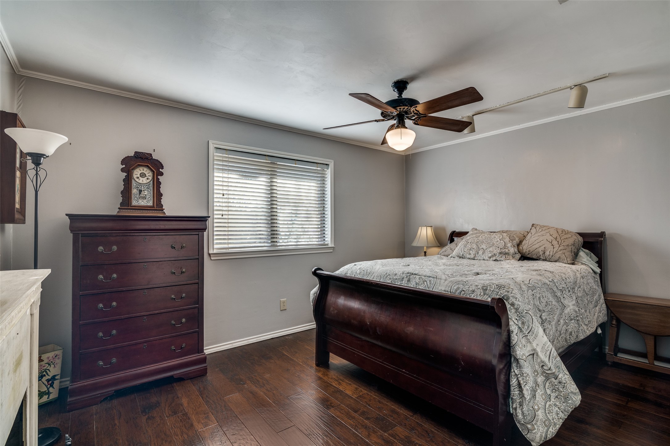 1402 Sherwood Drive