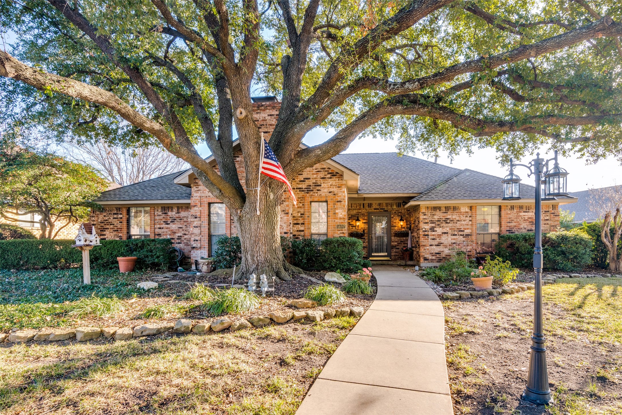 1402 Sherwood Drive