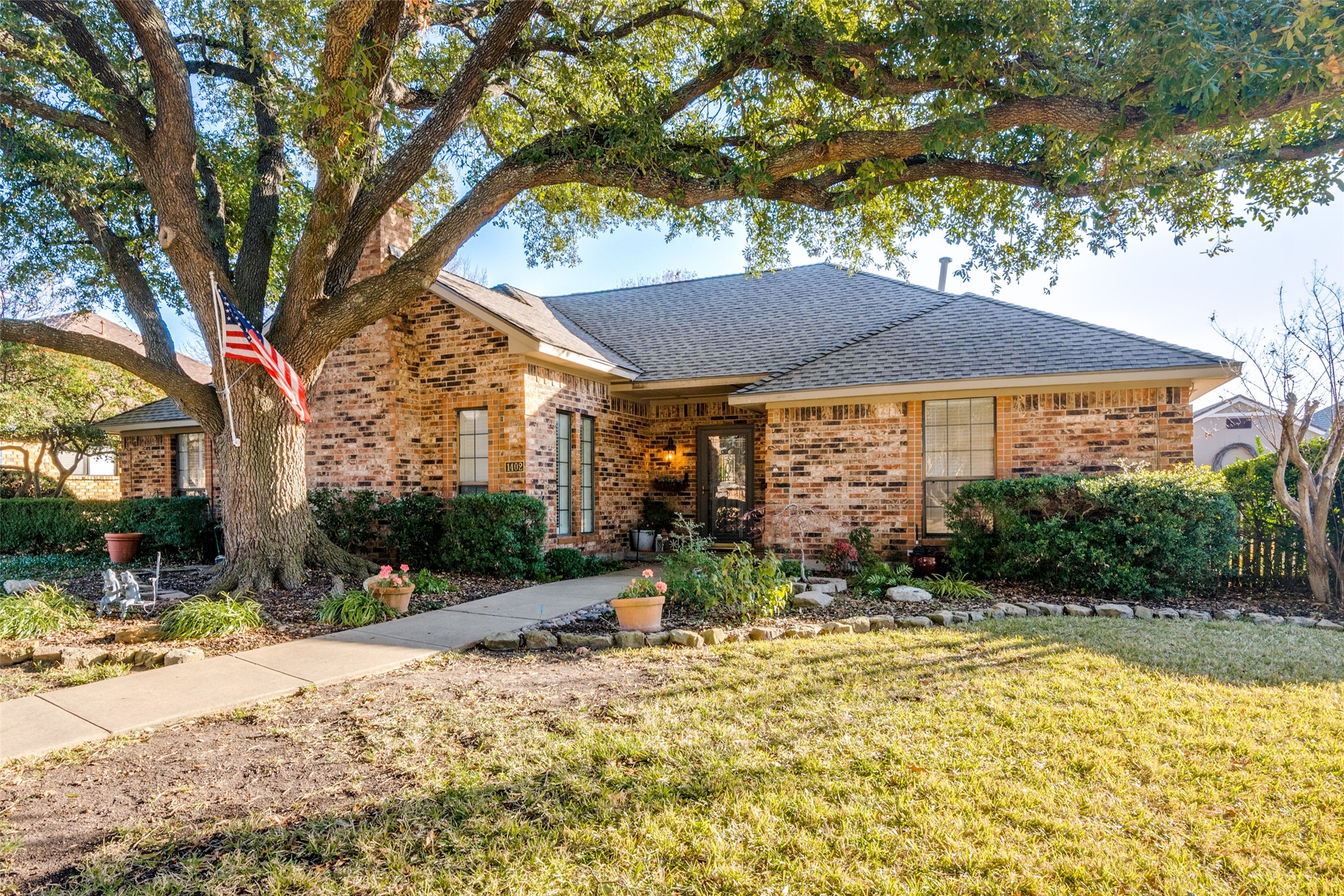 1402 Sherwood Drive