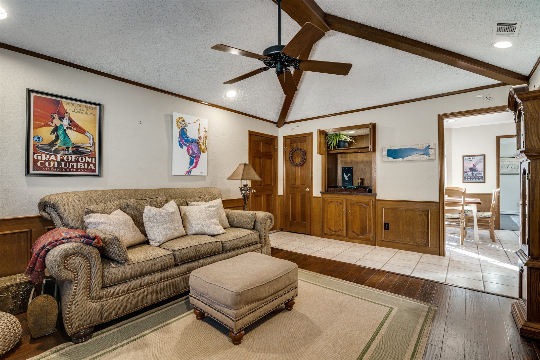 1402 Sherwood Drive