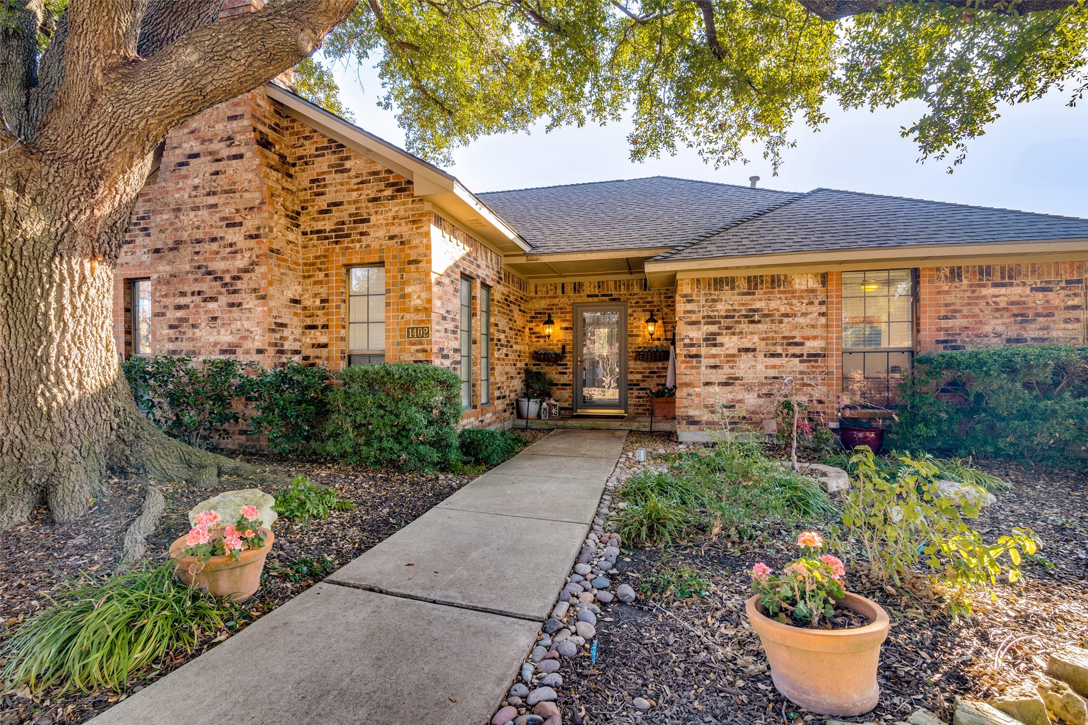 1402 Sherwood Drive