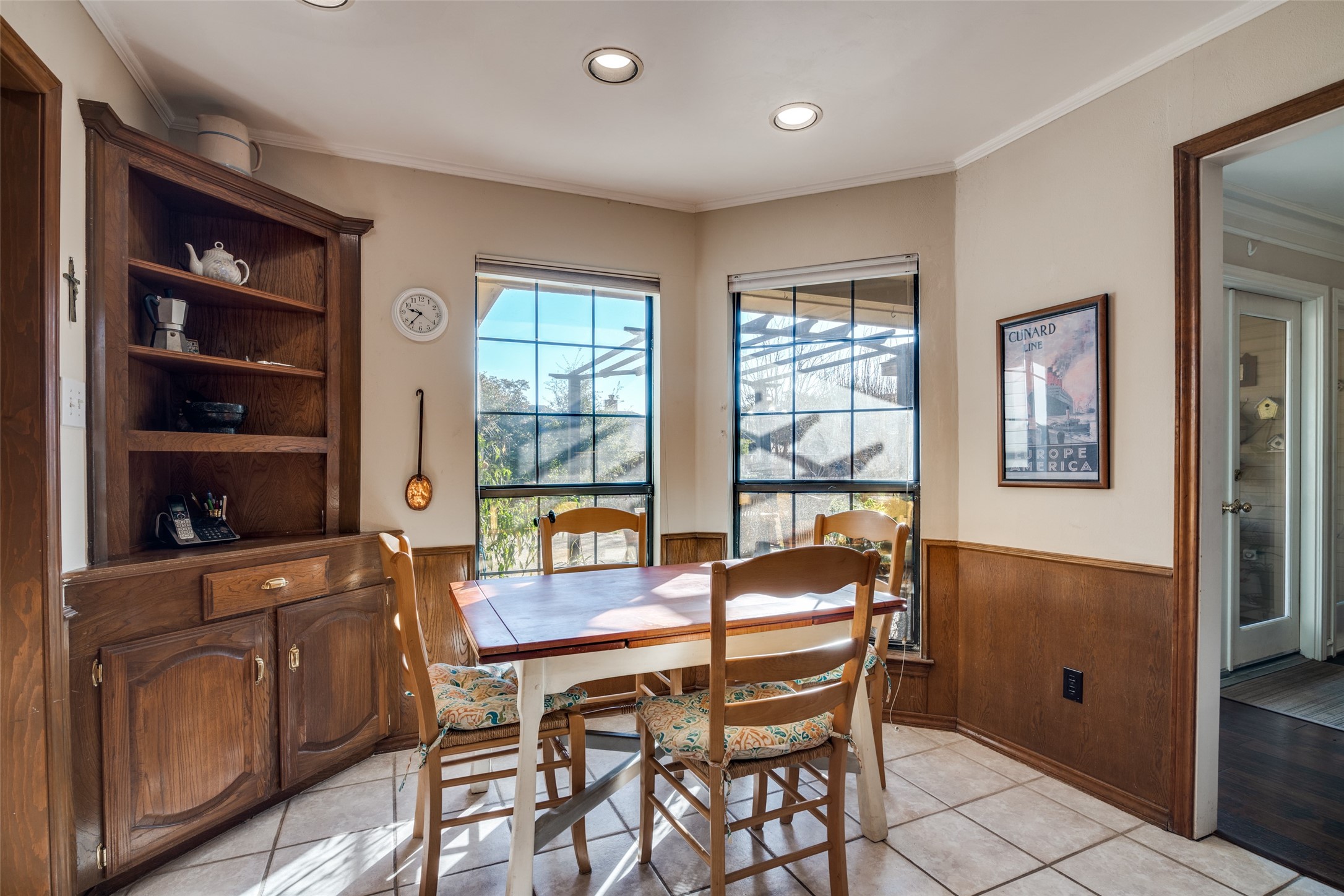 1402 Sherwood Drive
