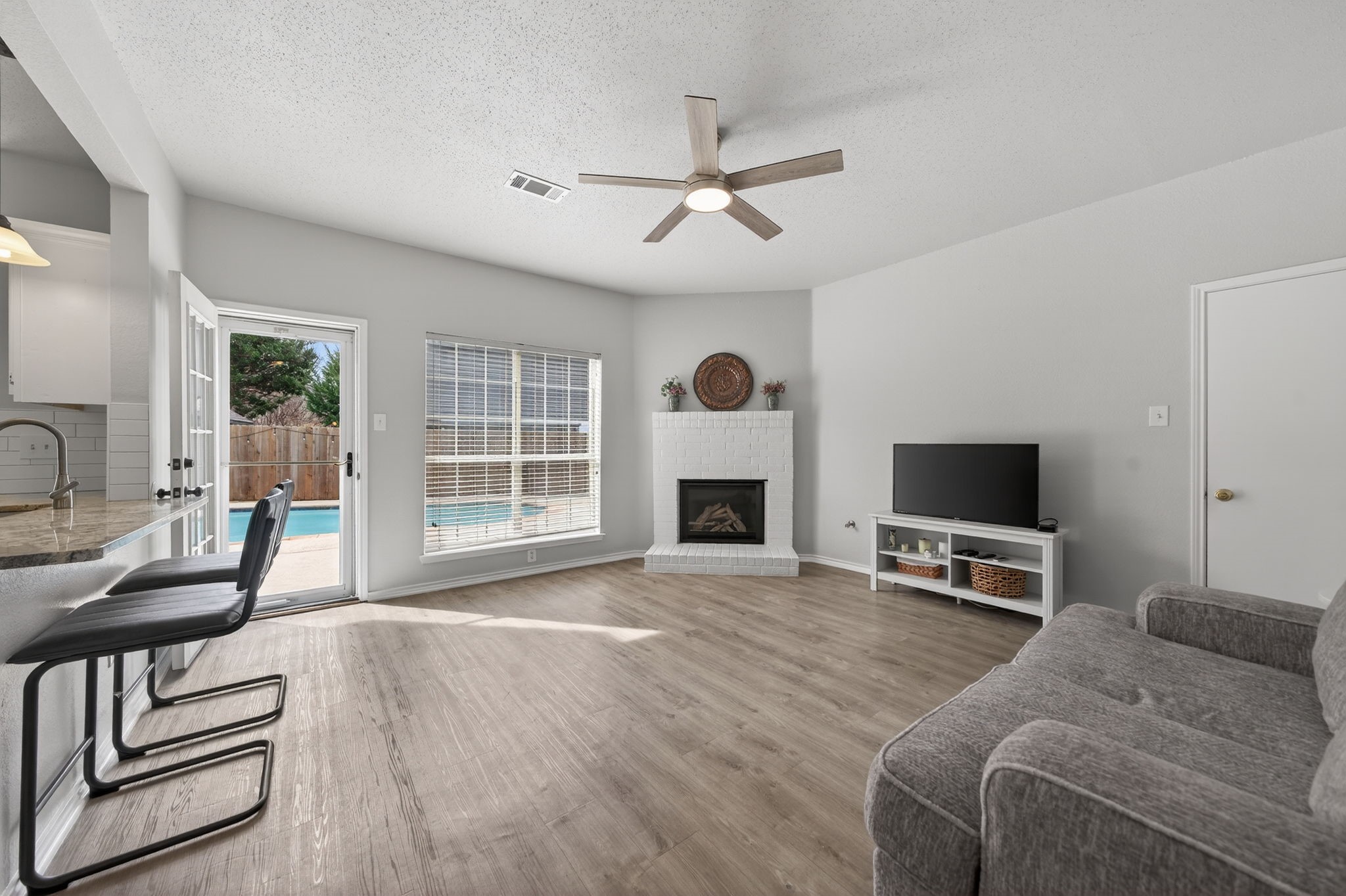 3415 Ivy Glen Drive