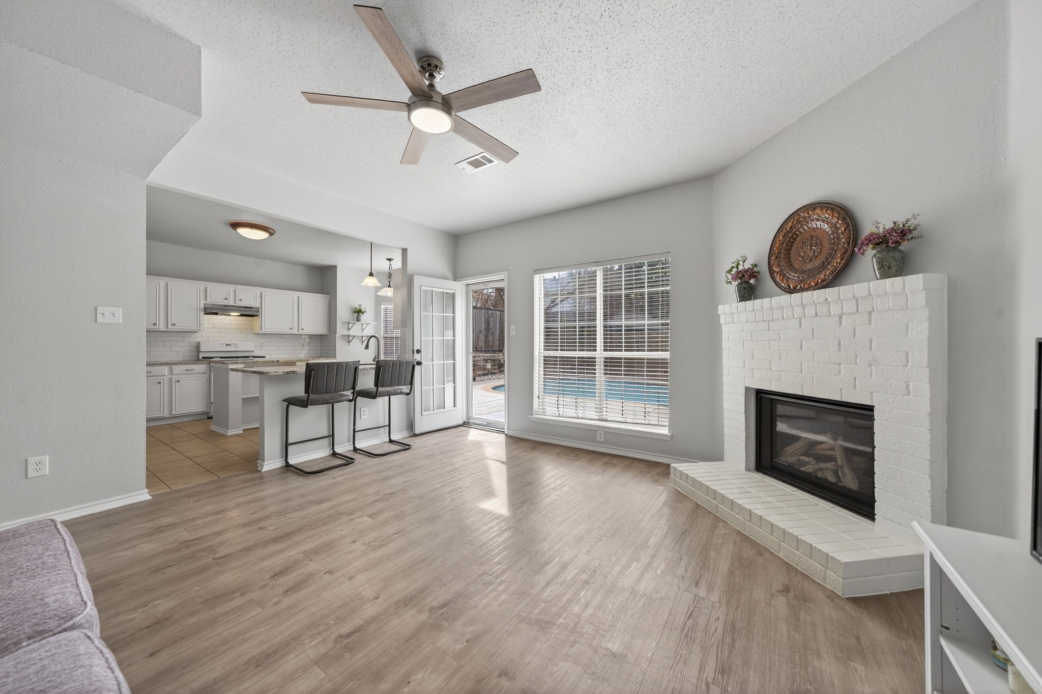 3415 Ivy Glen Drive