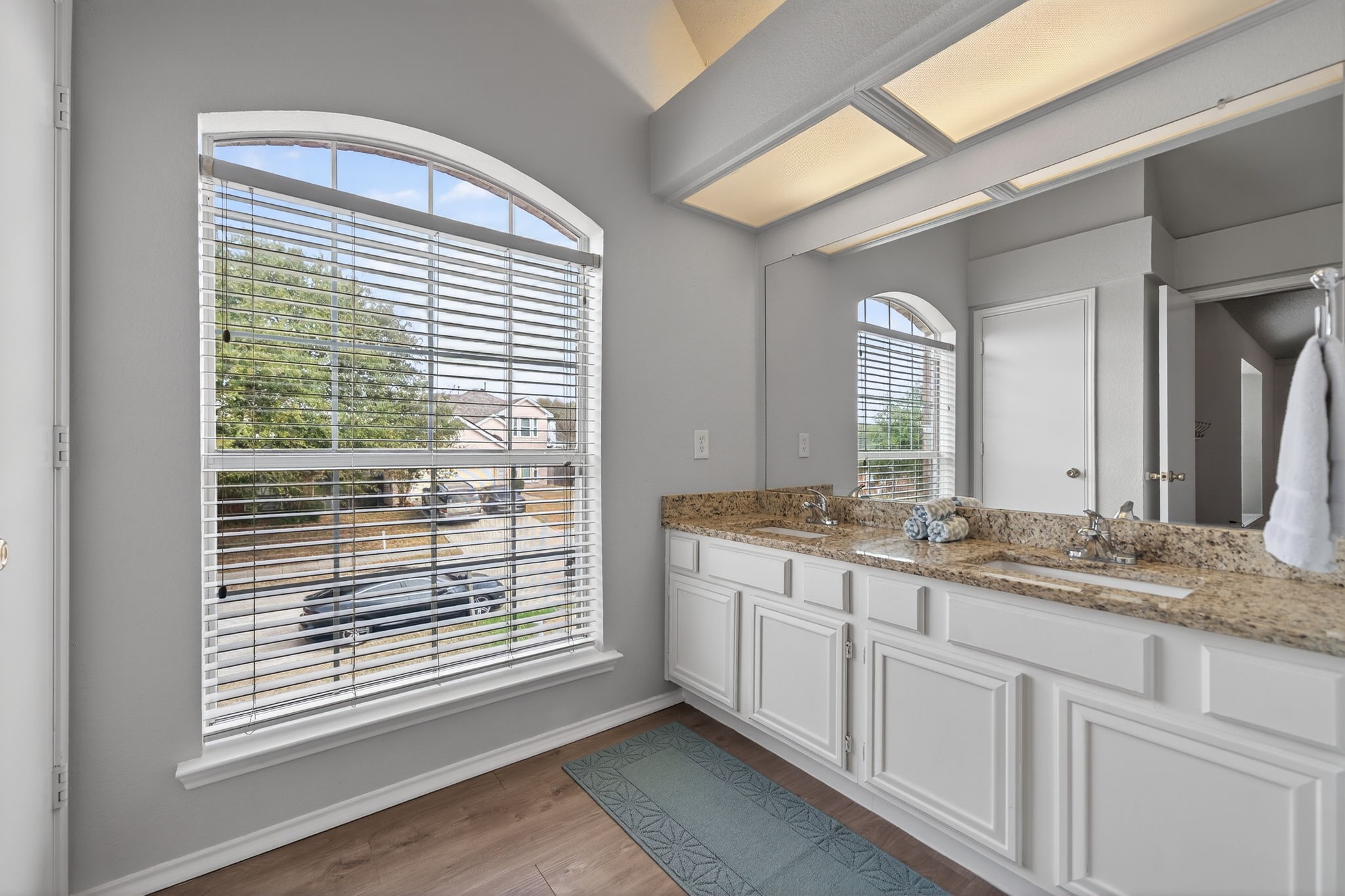 3415 Ivy Glen Drive