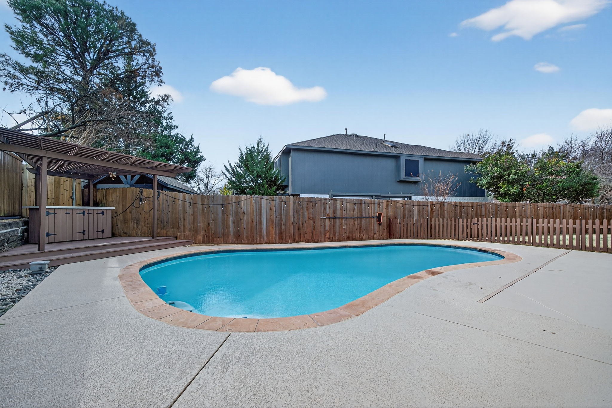 3415 Ivy Glen Drive