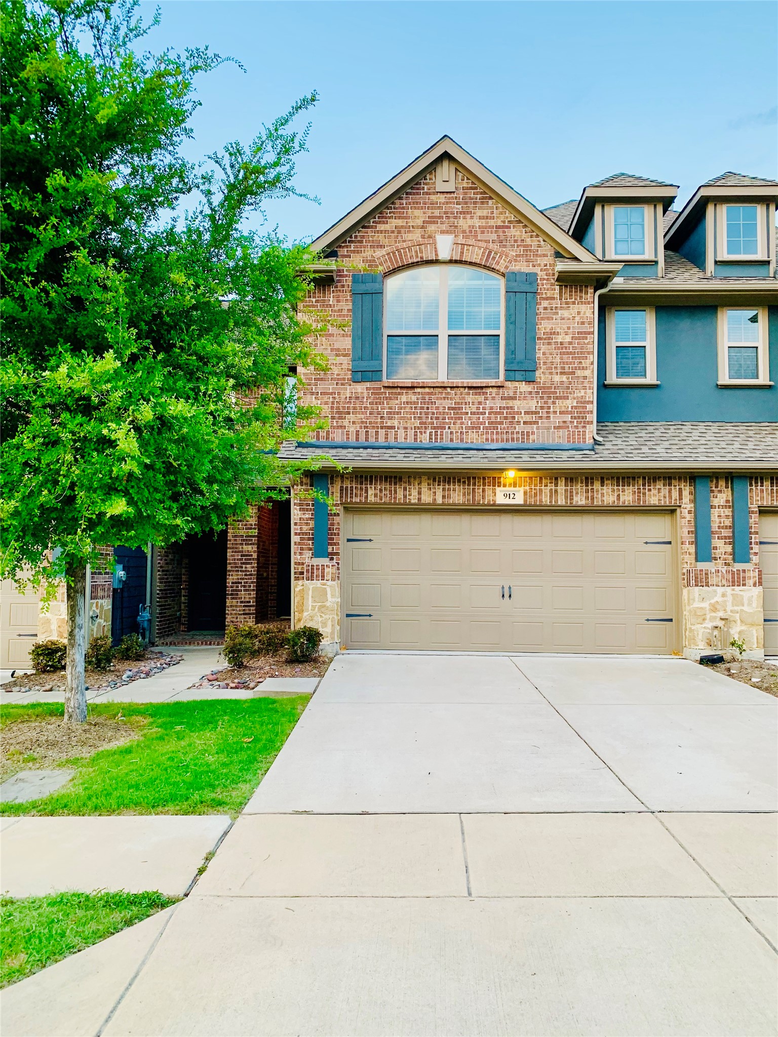 912 Brookville Court