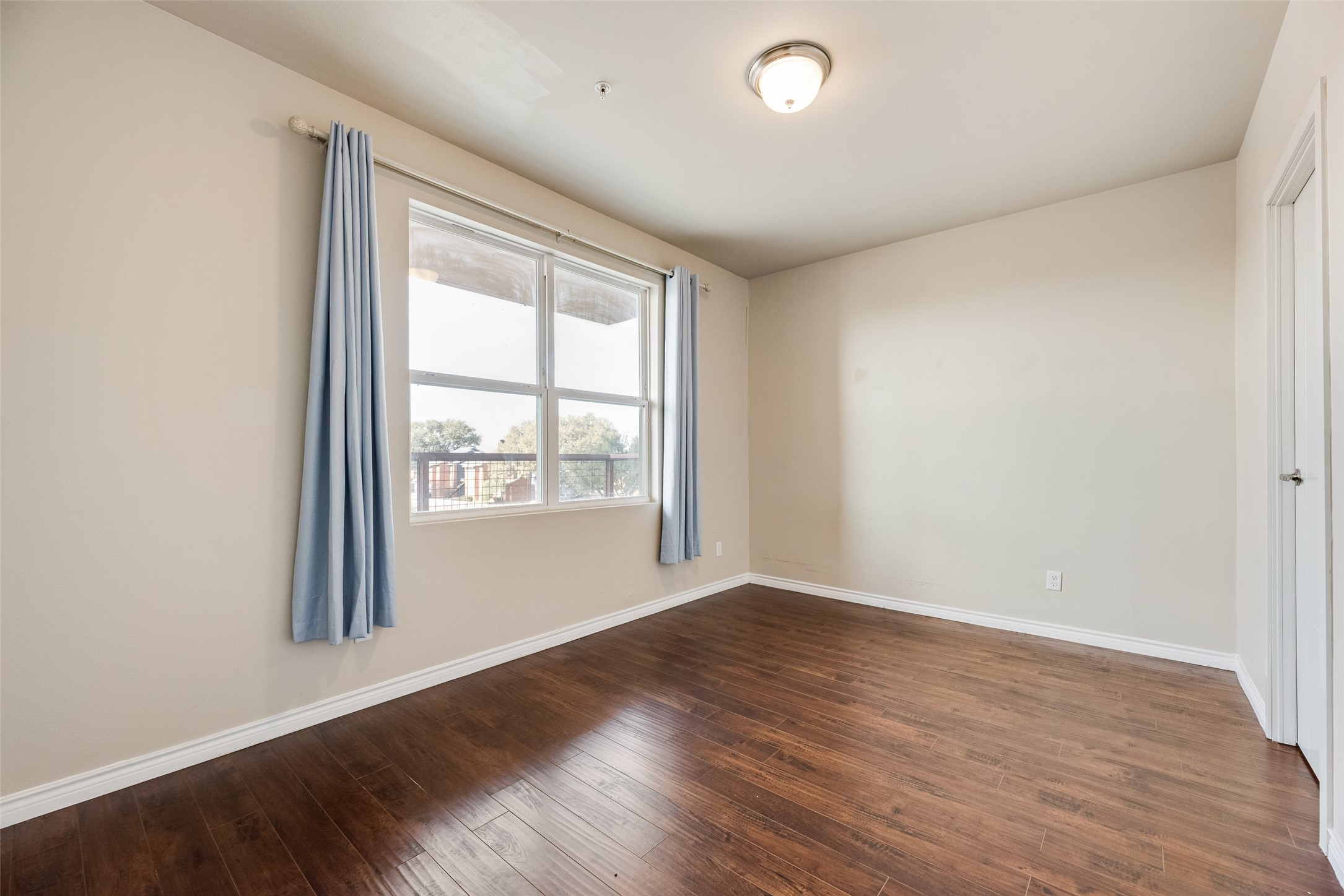 1100 W Trinity Mills Road 2040