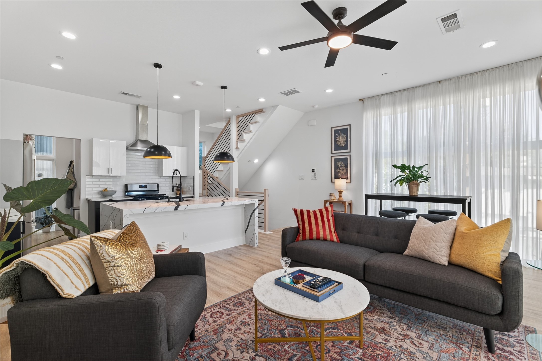 2102 N Prairie Avenue 105