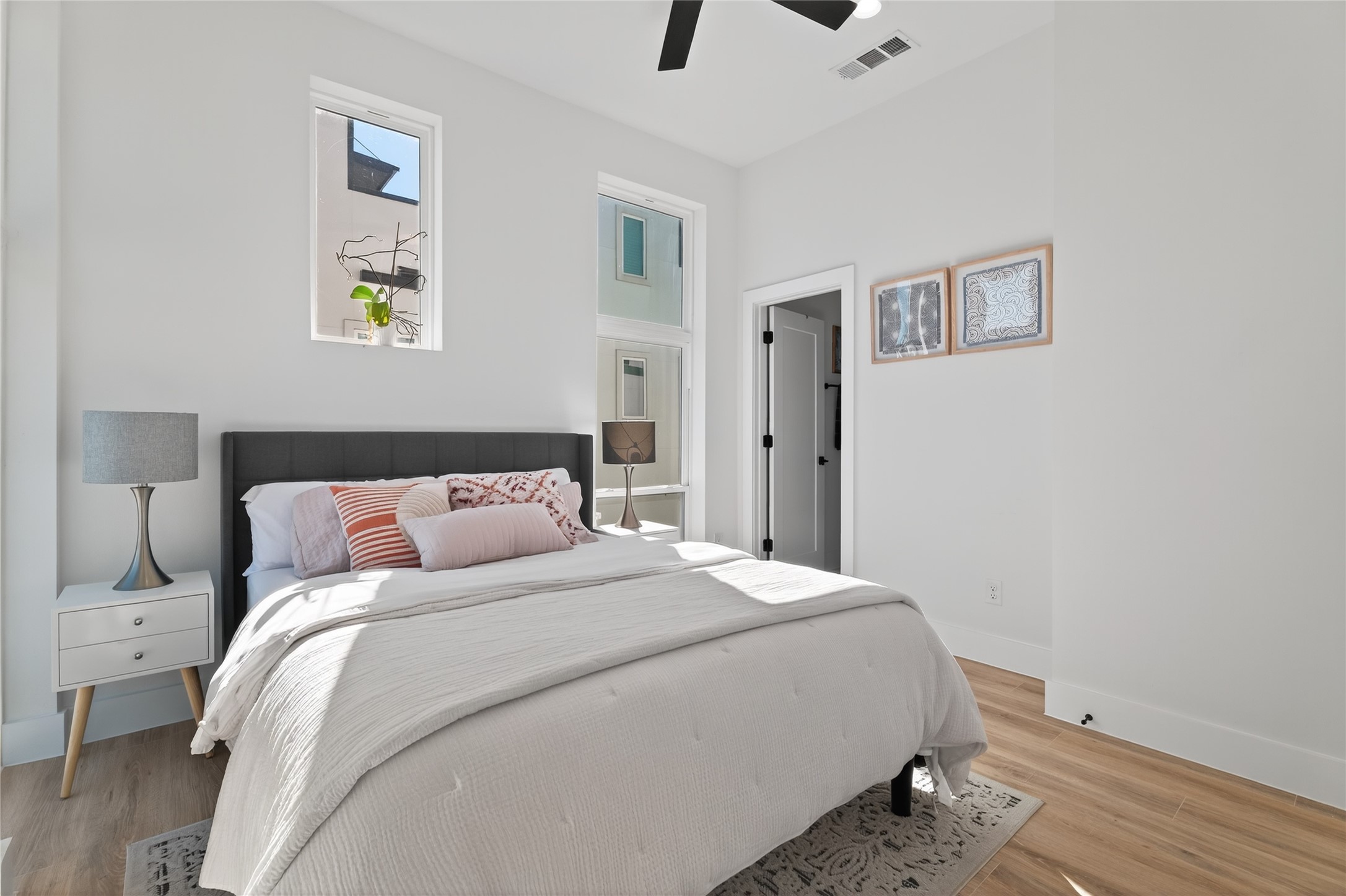 2102 N Prairie Avenue 105