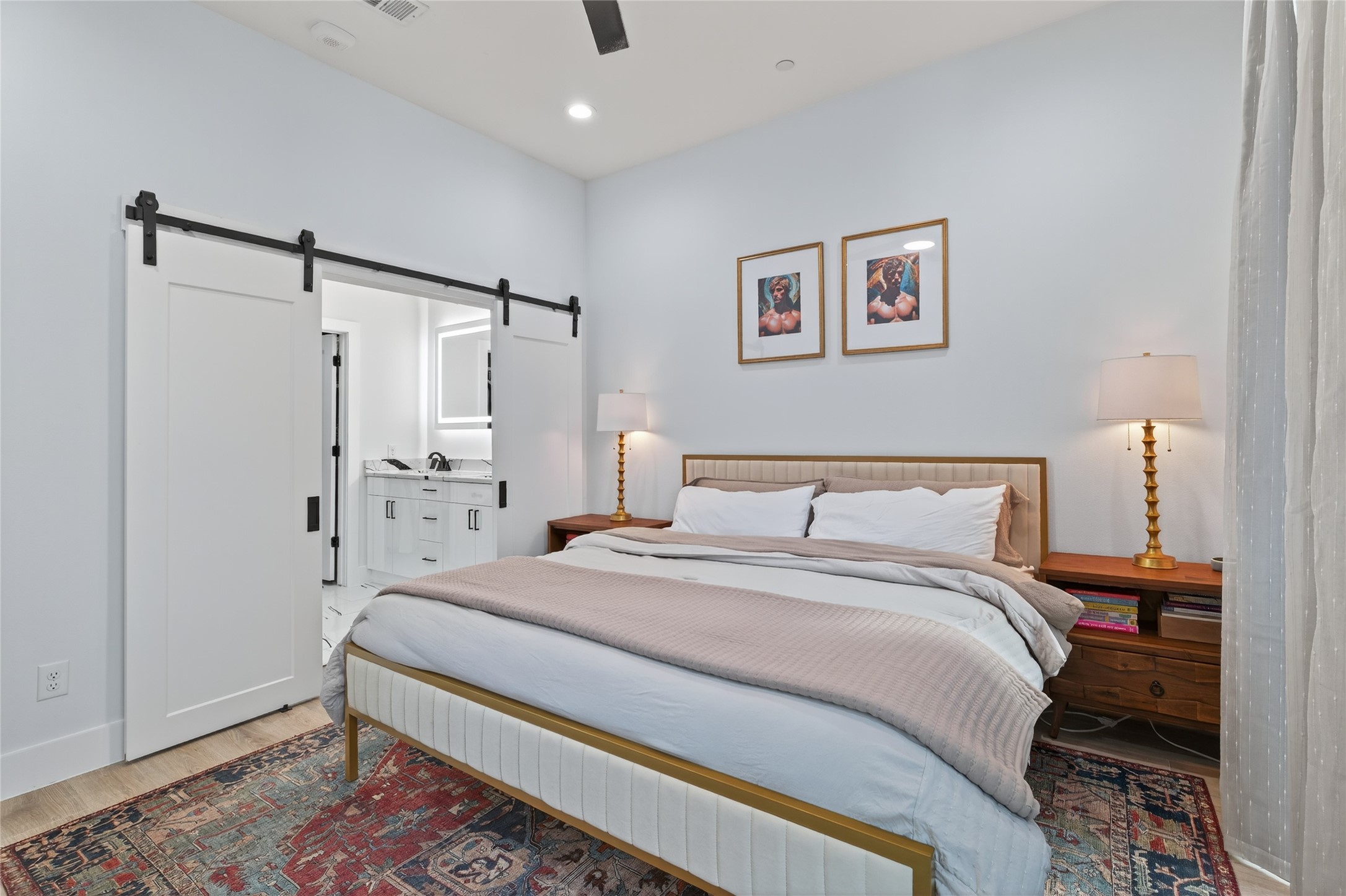 2102 N Prairie Avenue 105