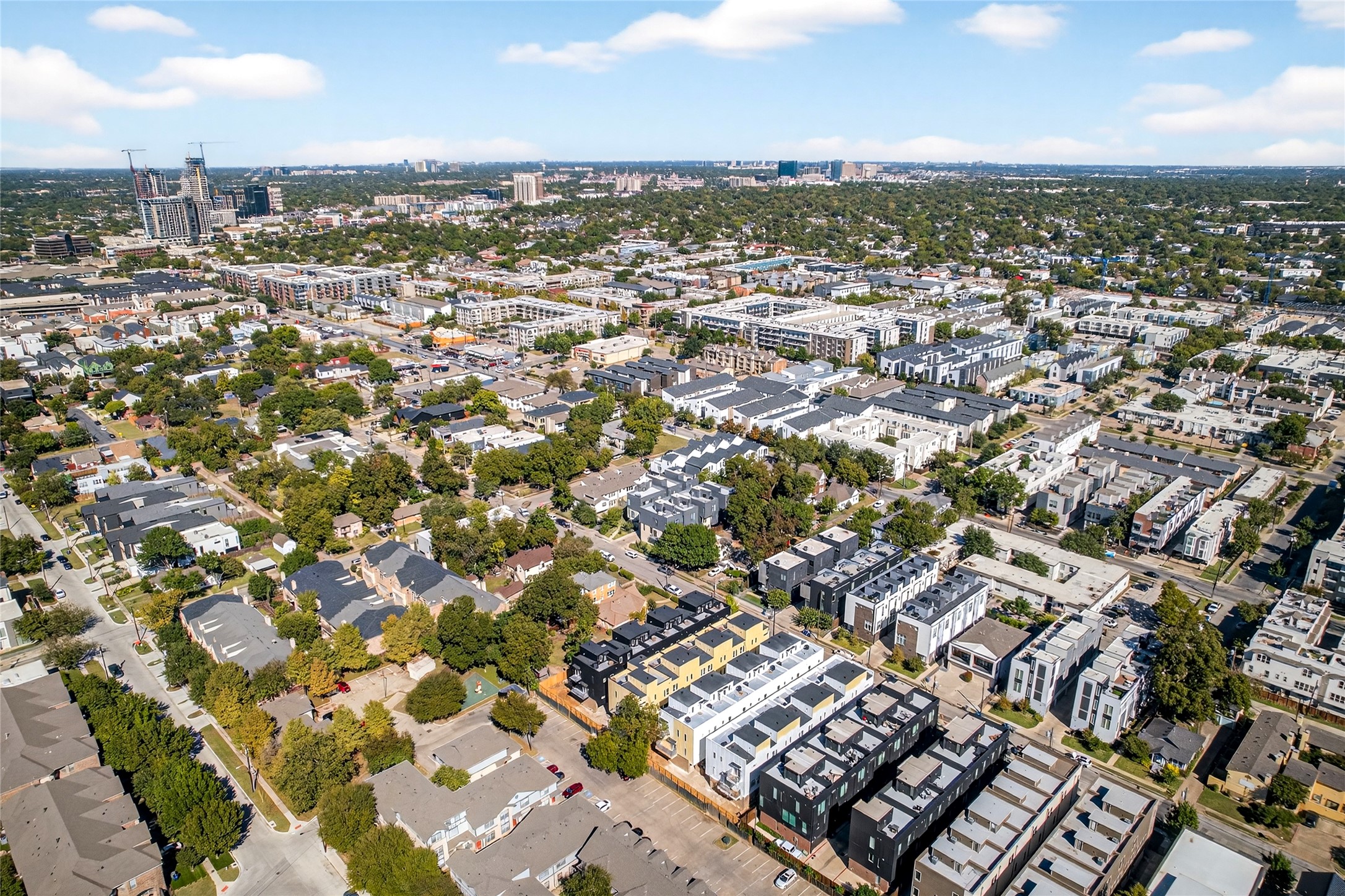 2102 N Prairie Avenue 105