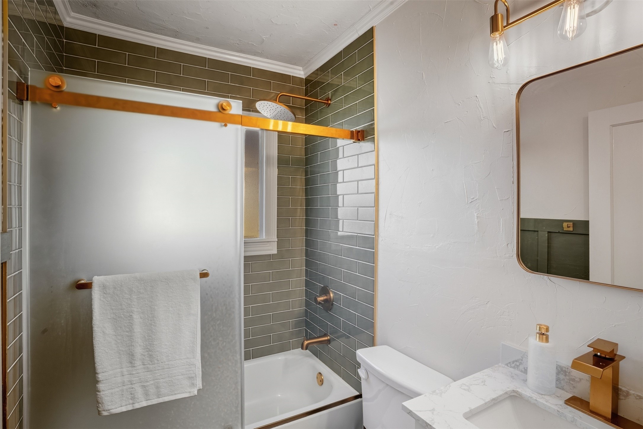 3824 Desert Ridge Drive