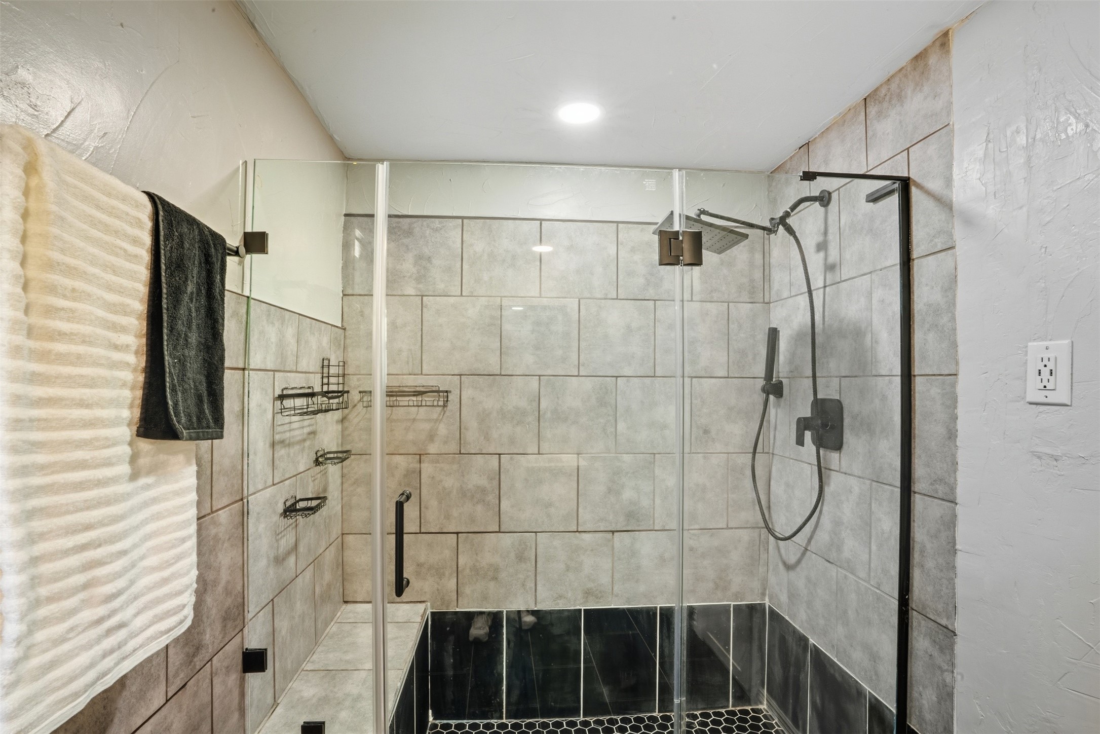 3824 Desert Ridge Drive