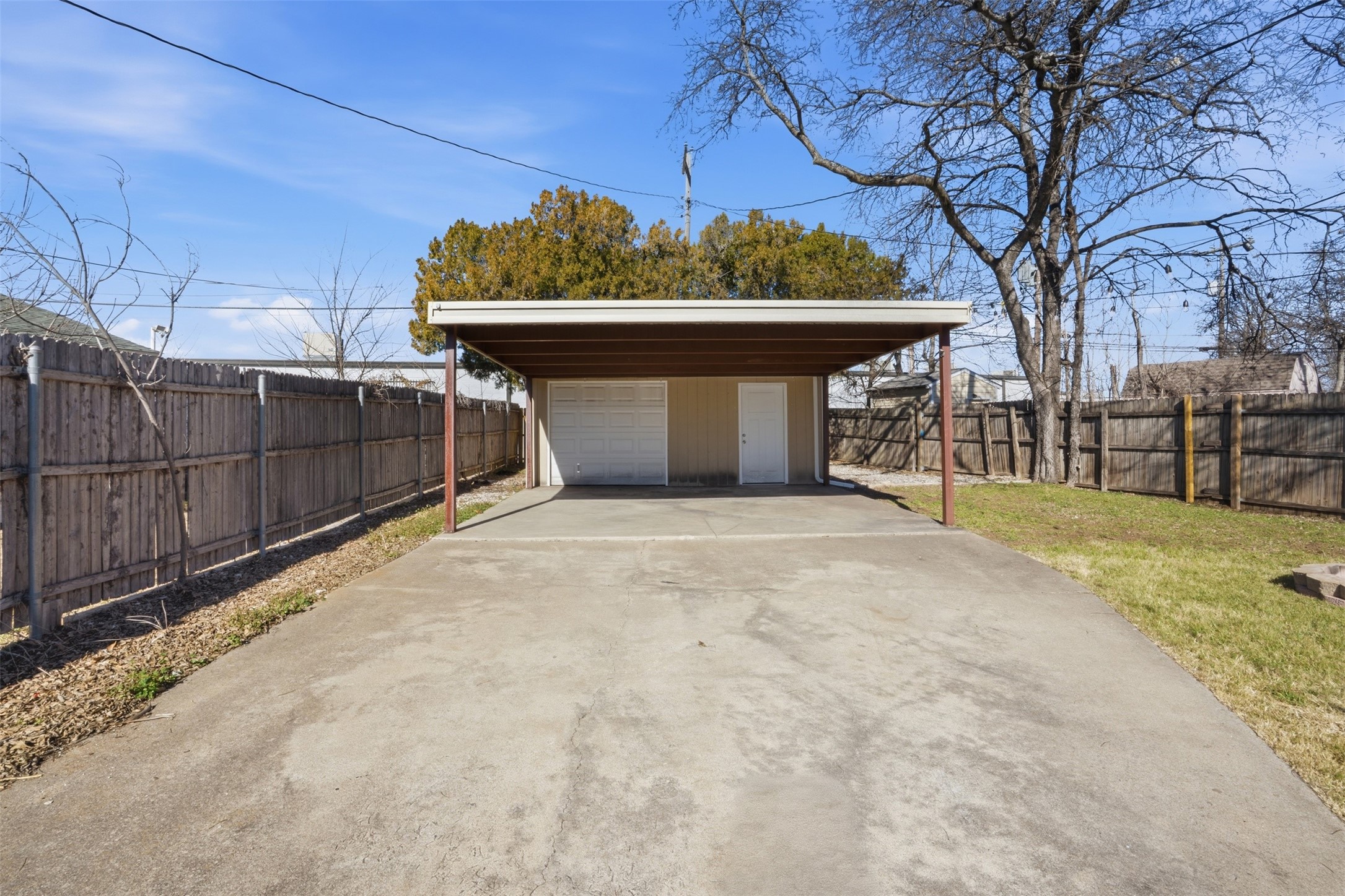 3824 Desert Ridge Drive