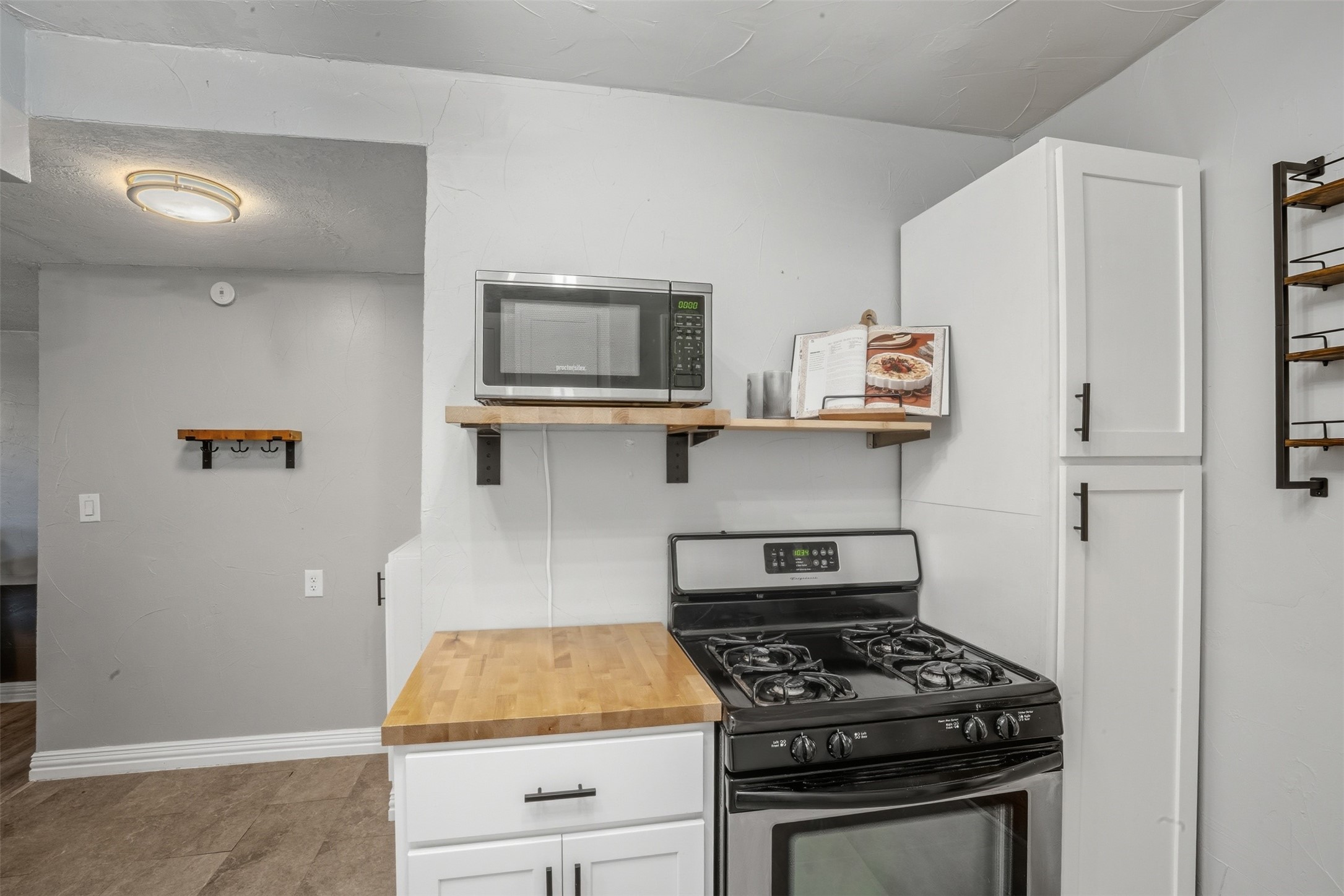 3824 Desert Ridge Drive