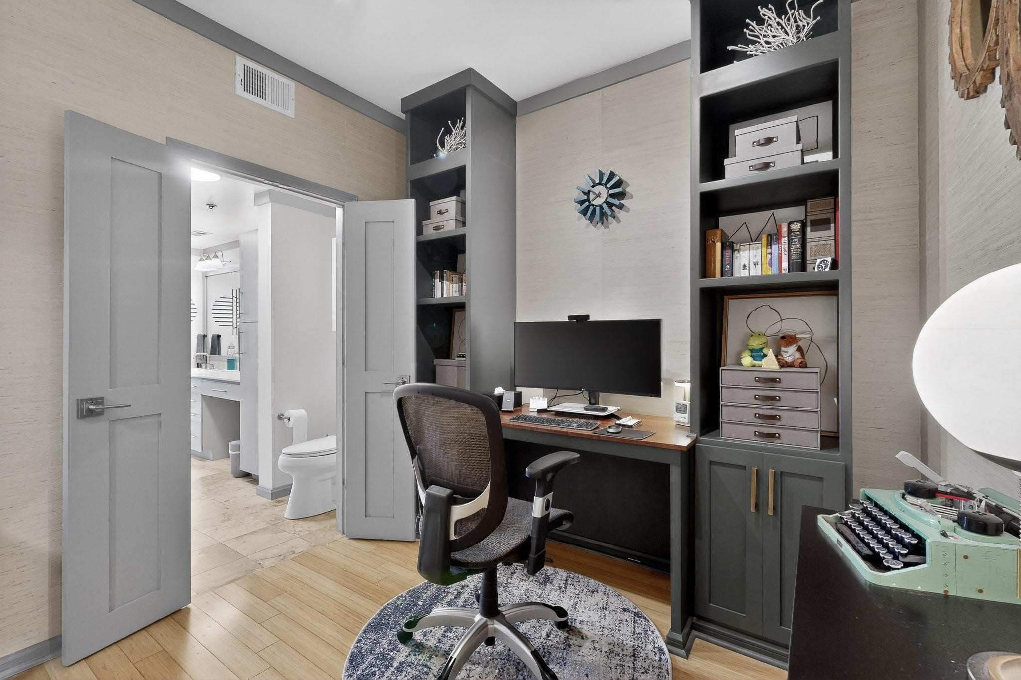 4111 Gilbert Avenue 108