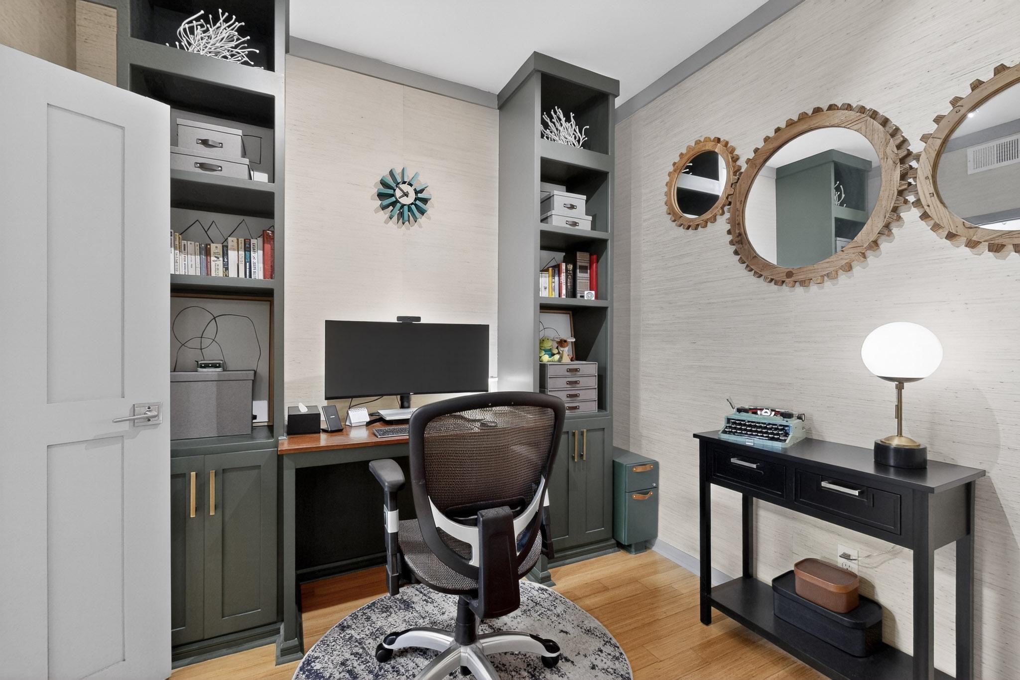 4111 Gilbert Avenue 108