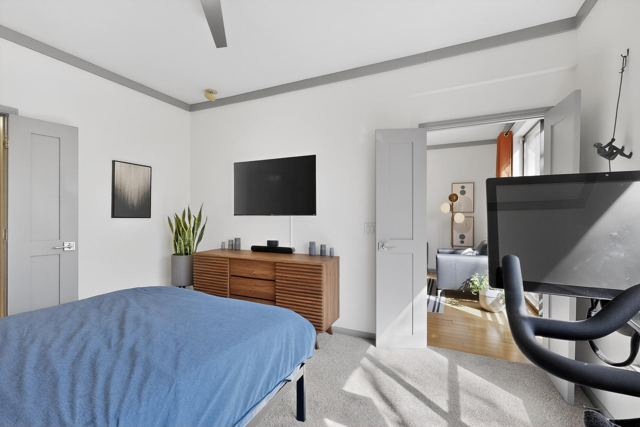 4111 Gilbert Avenue 108