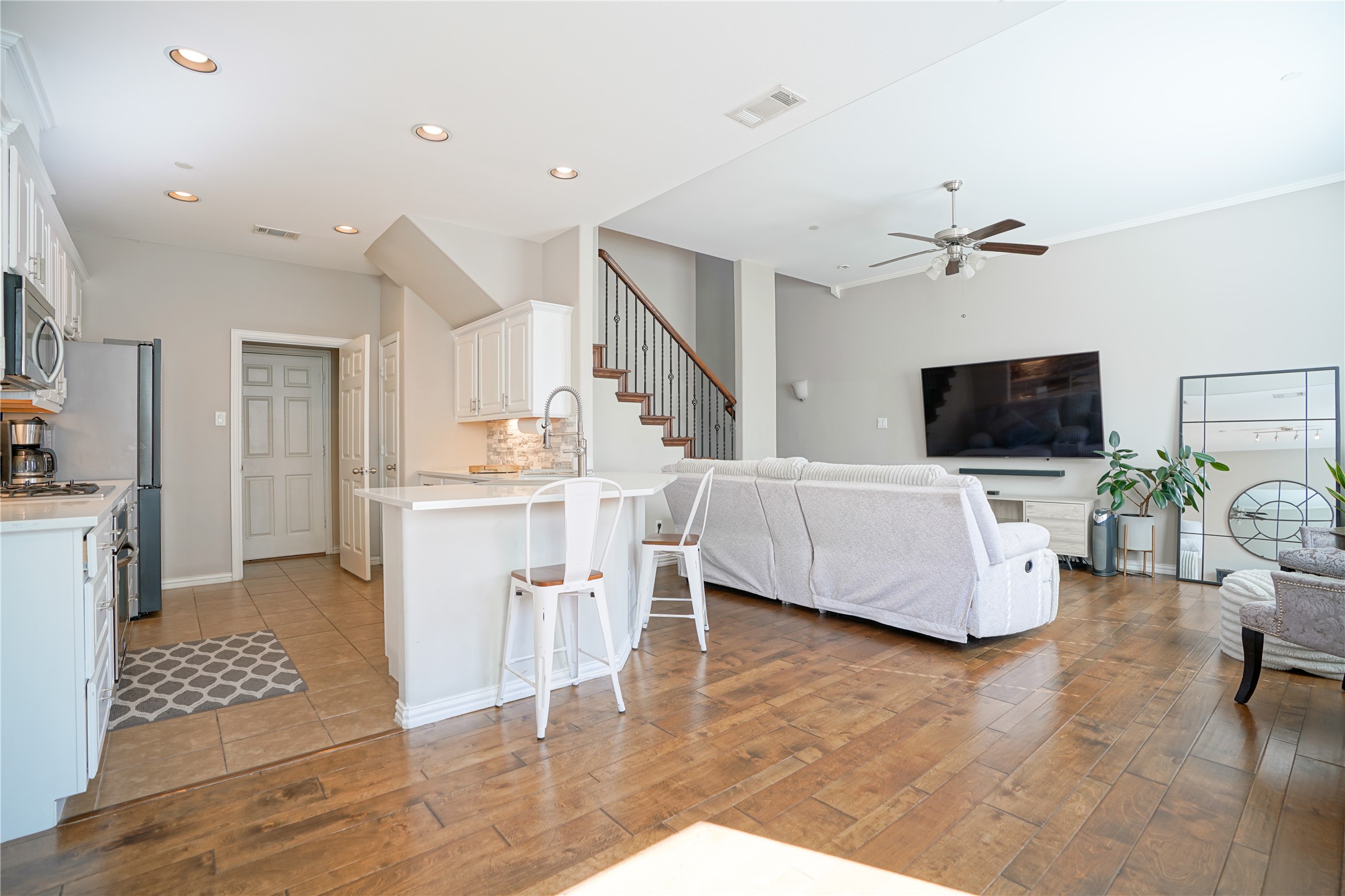 4650 Penelope Lane