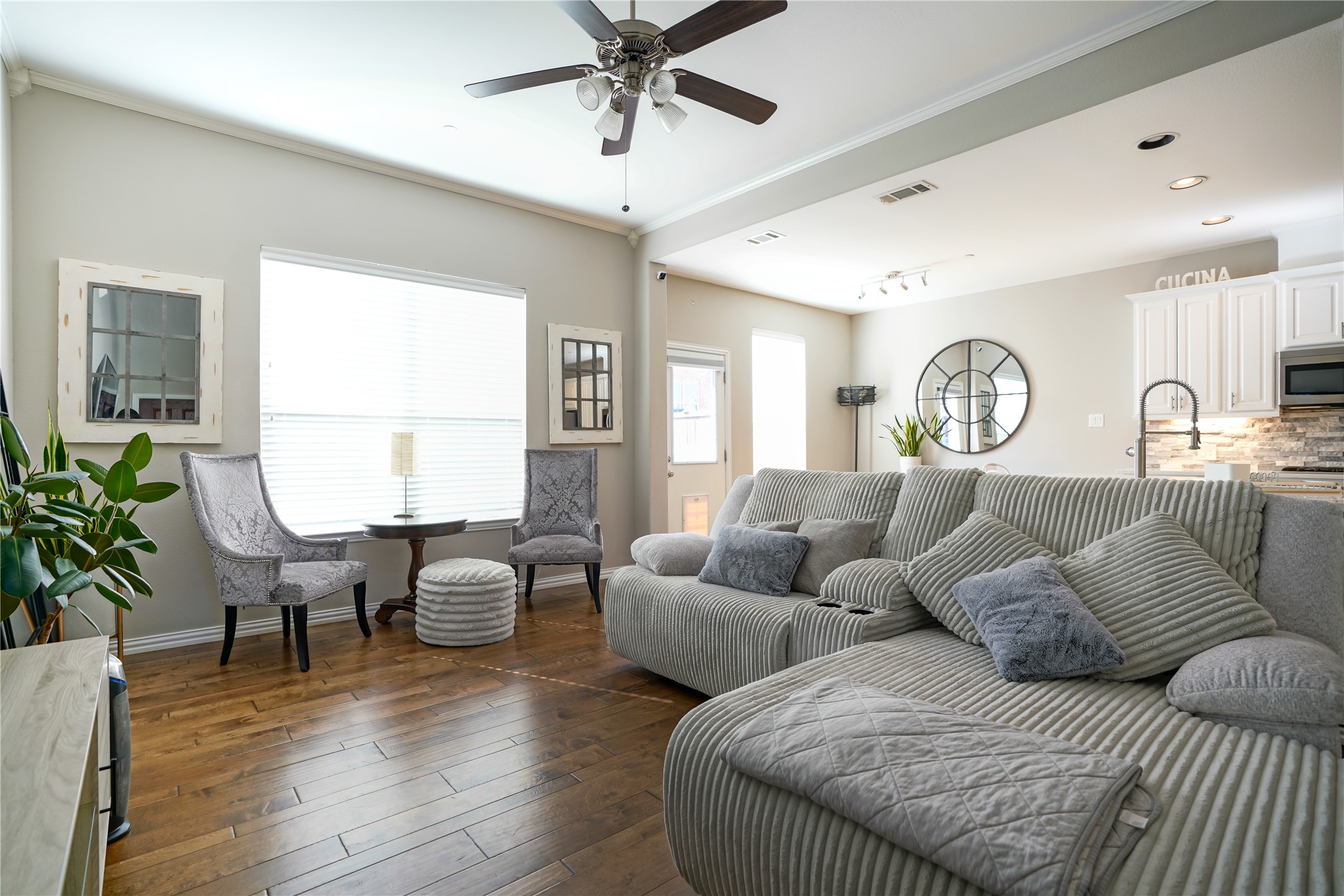 4650 Penelope Lane