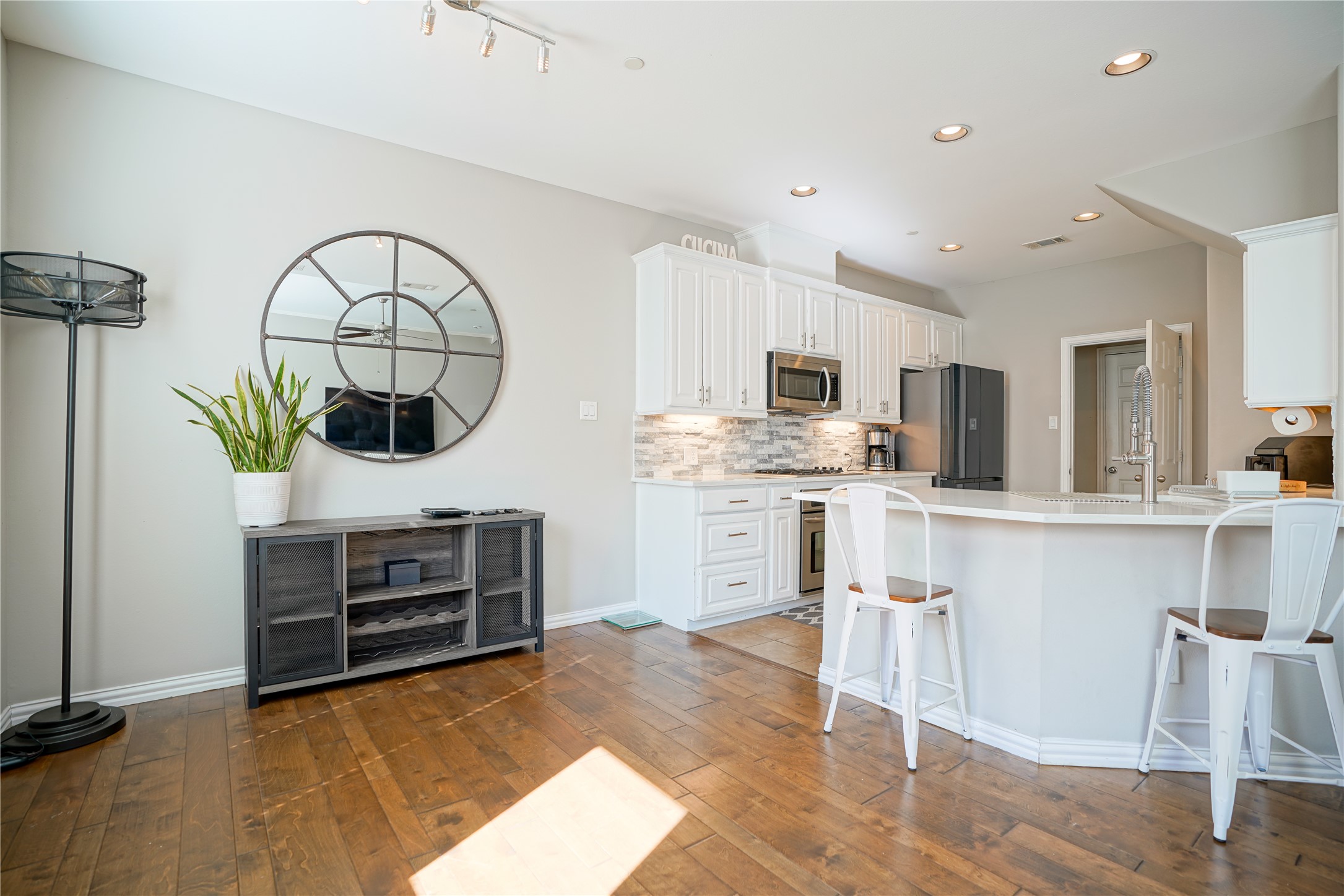 4650 Penelope Lane