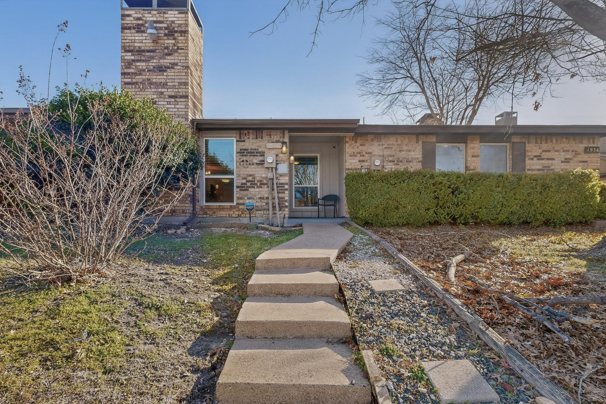 1940 Abshire Lane