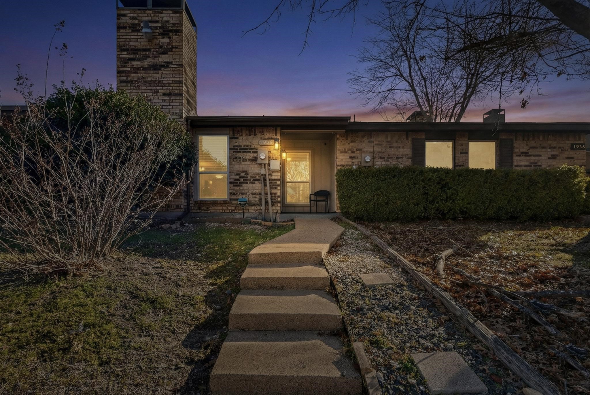 1940 Abshire Lane