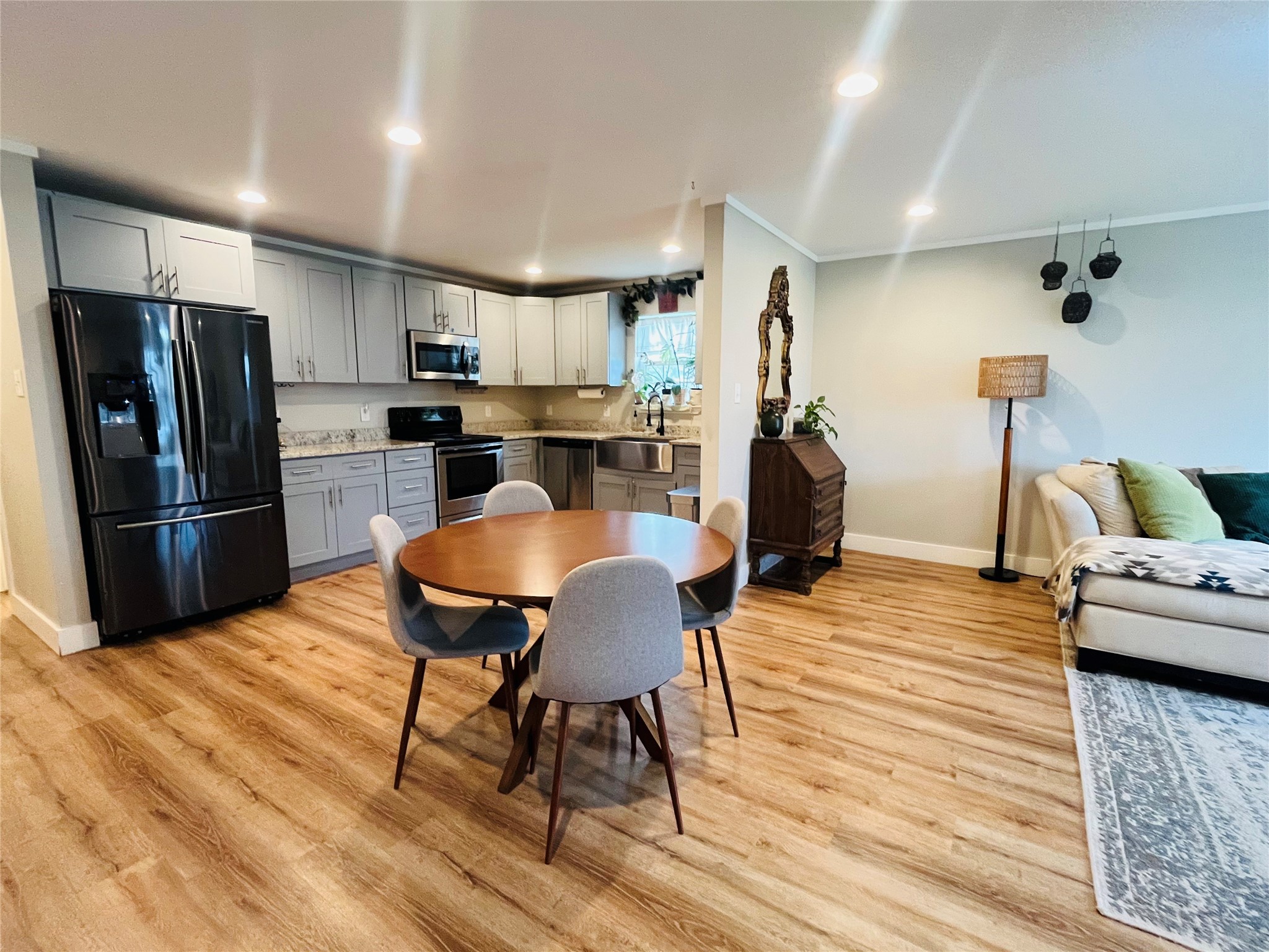 2840 Oakdale