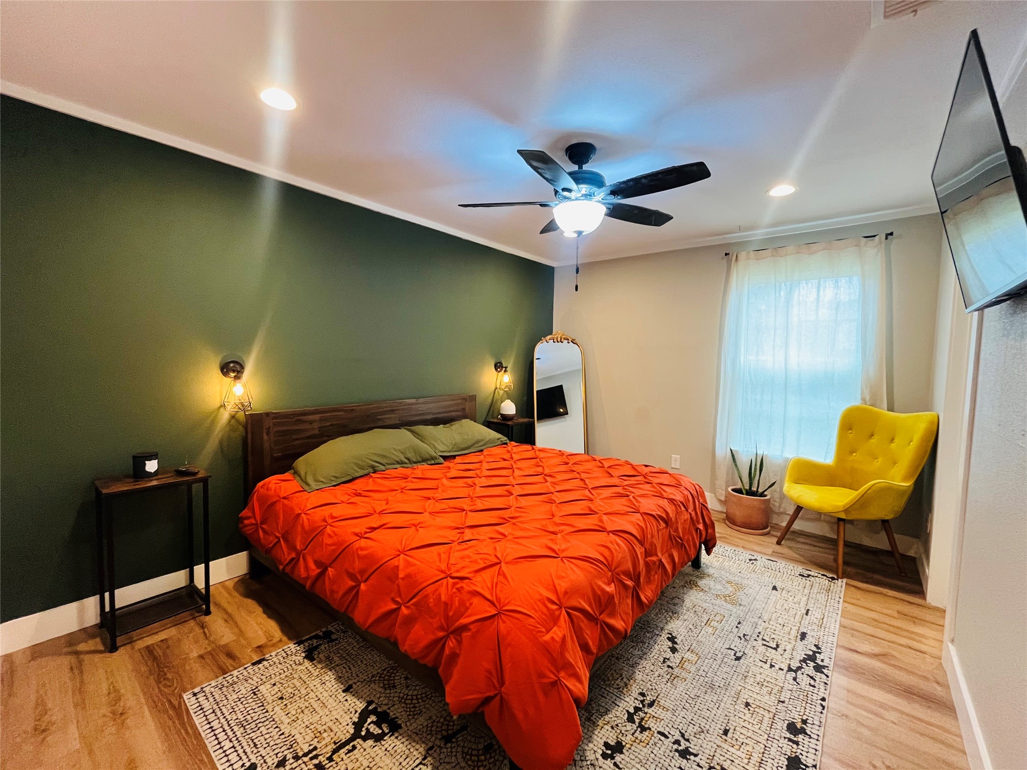 2840 Oakdale