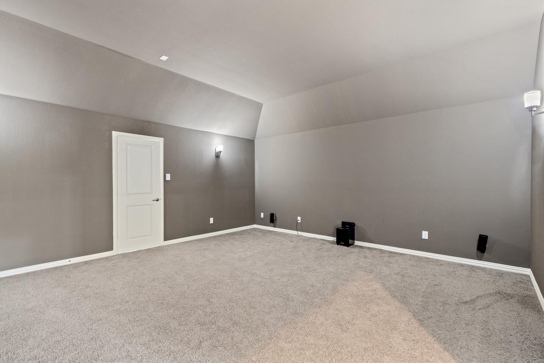 10611 Ferdinand View
