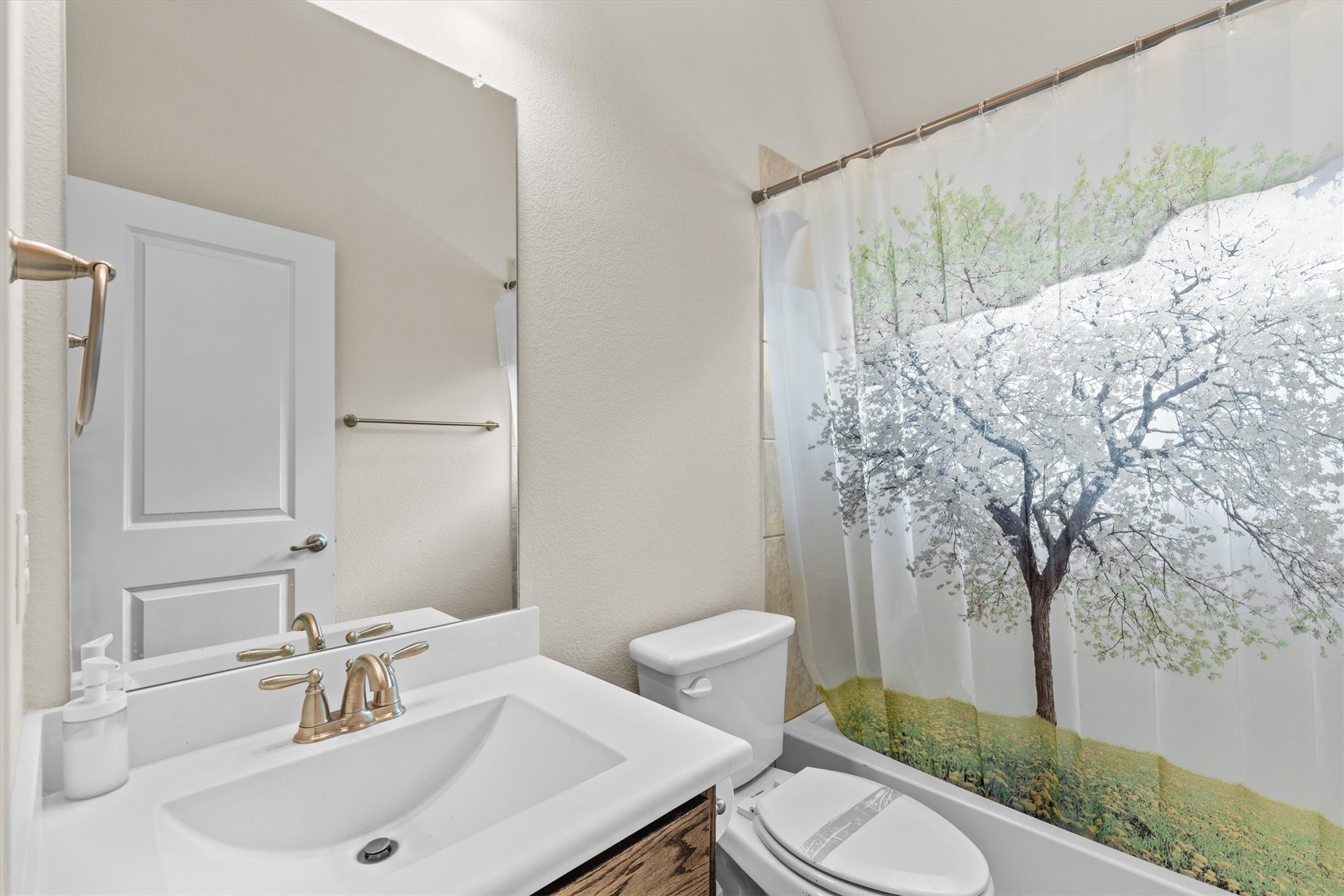 10611 Ferdinand View