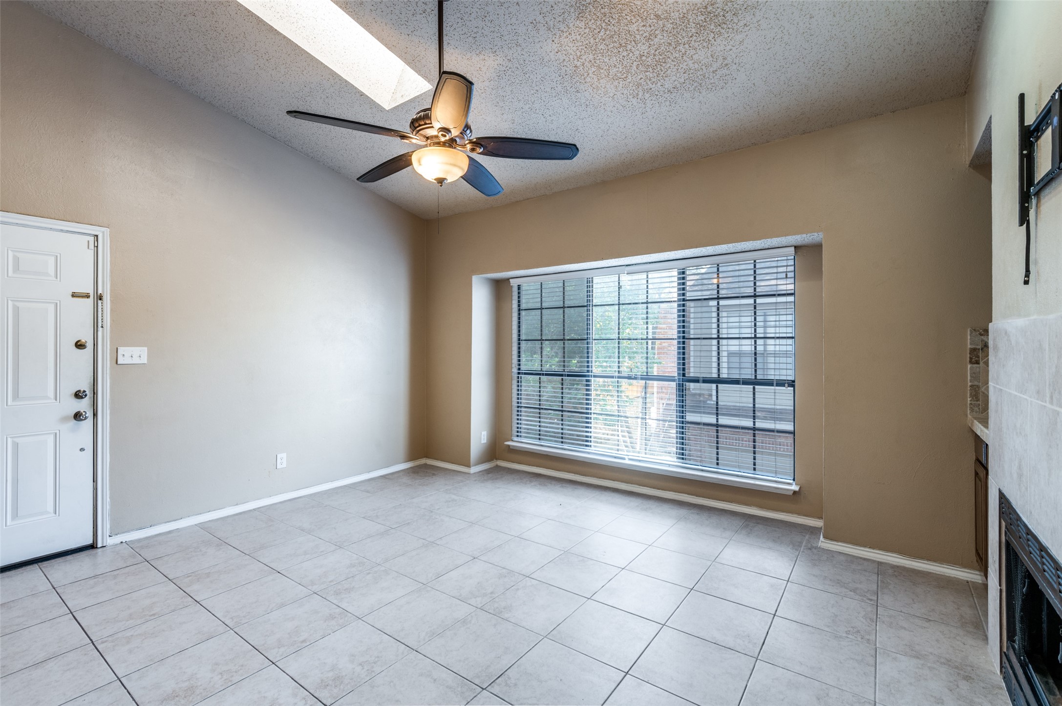 5619 Preston Oaks Road 805