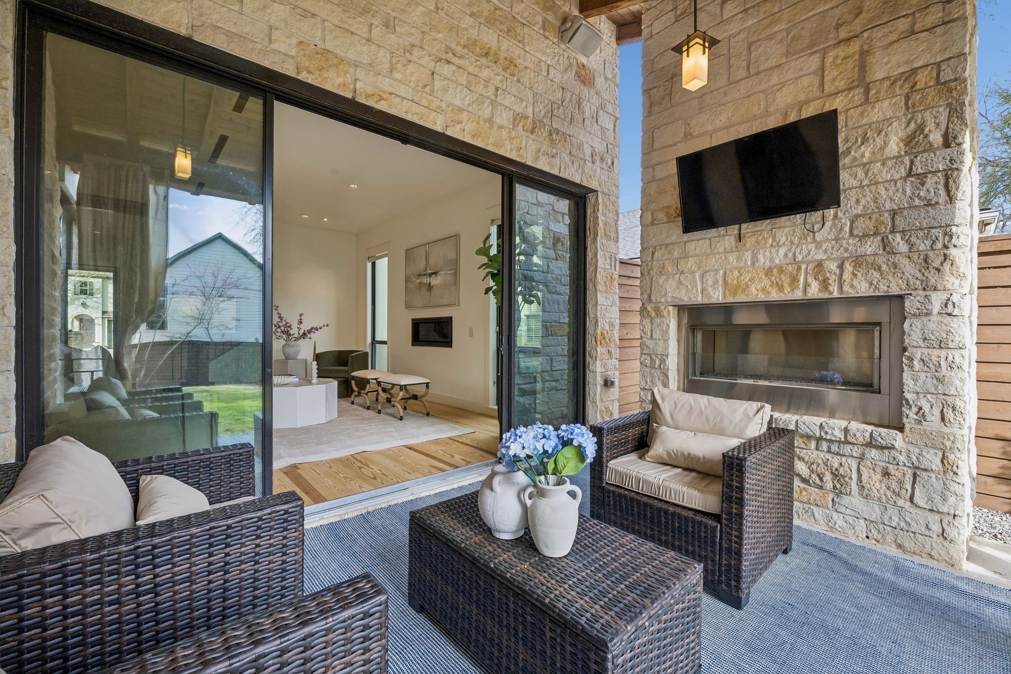 7326 La Vista Drive