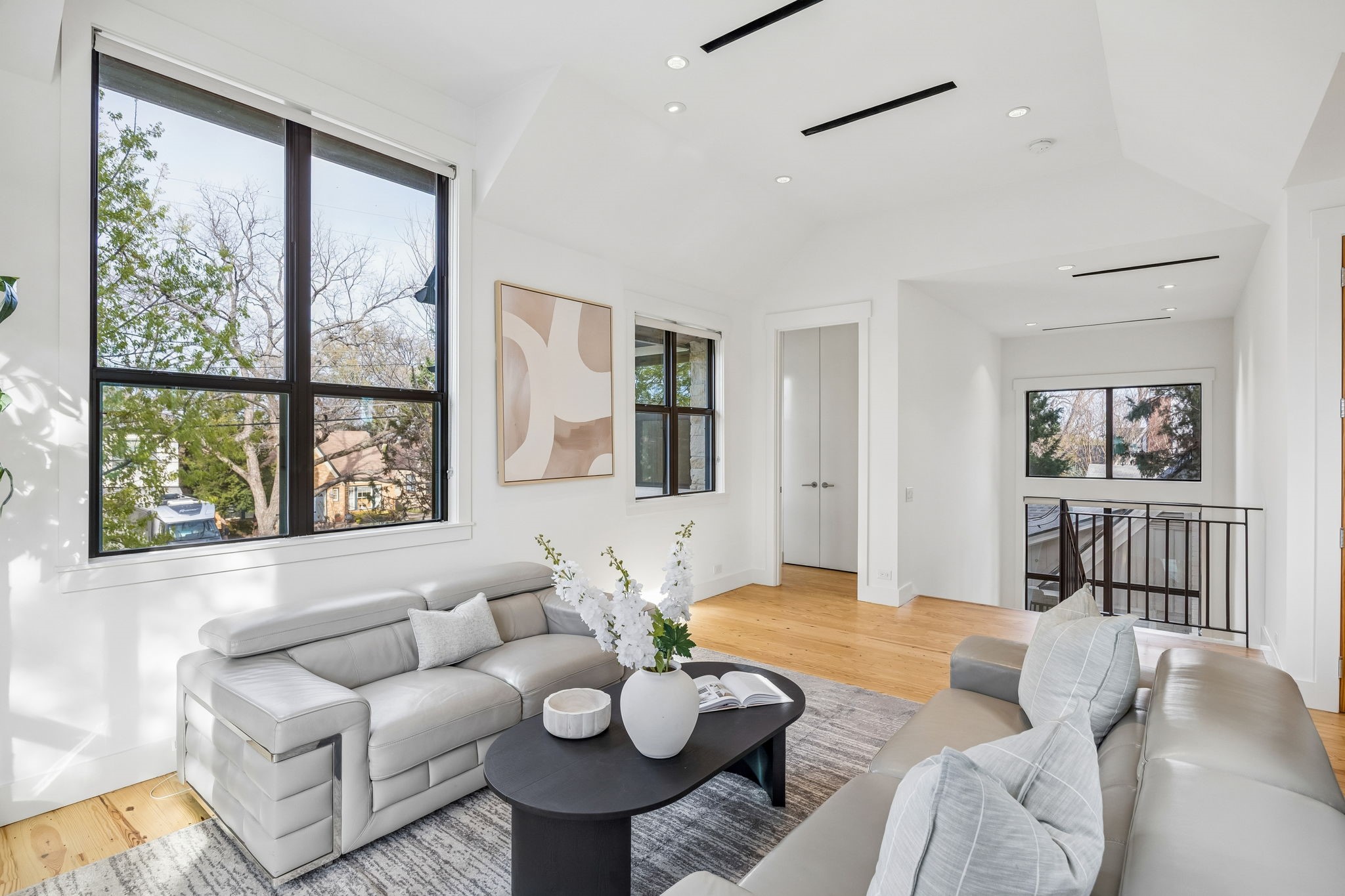 7326 La Vista Drive