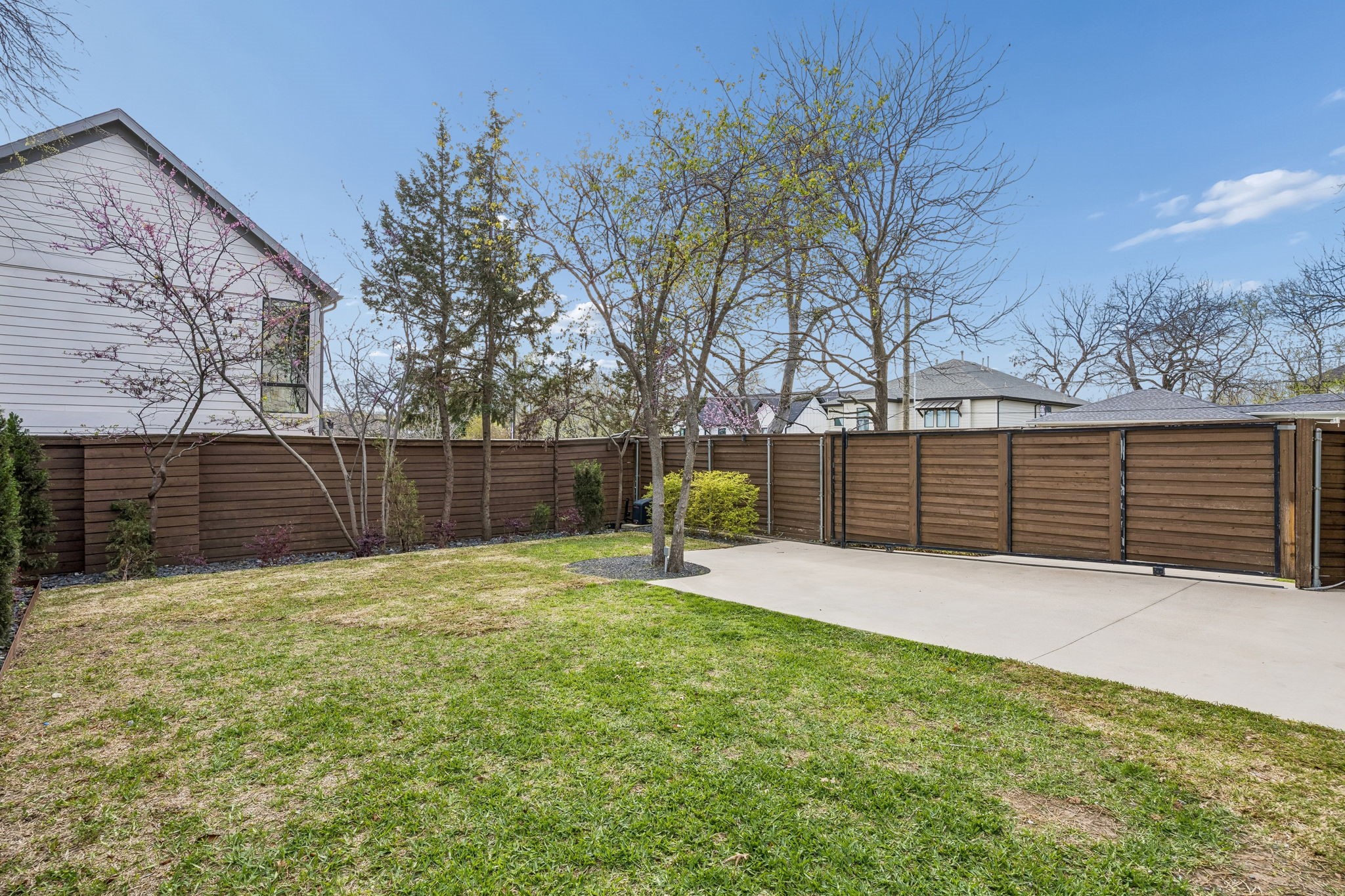7326 La Vista Drive