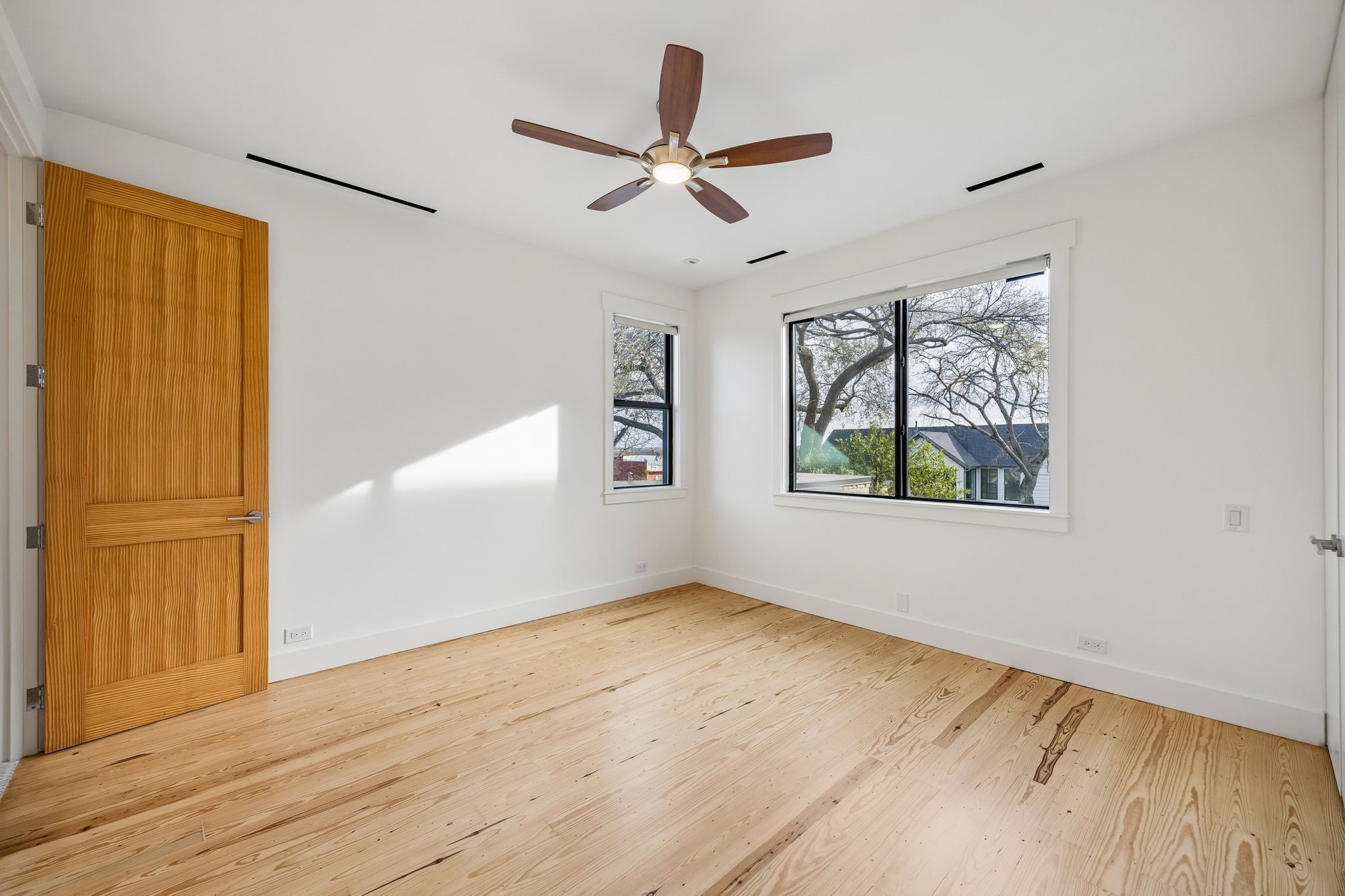 7326 La Vista Drive